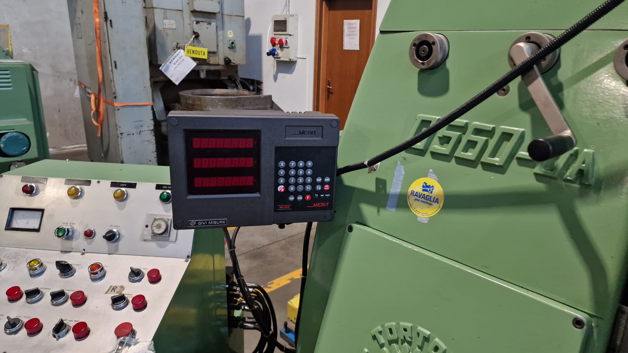 Usato Dentatrice a creatore PTP D560-UA