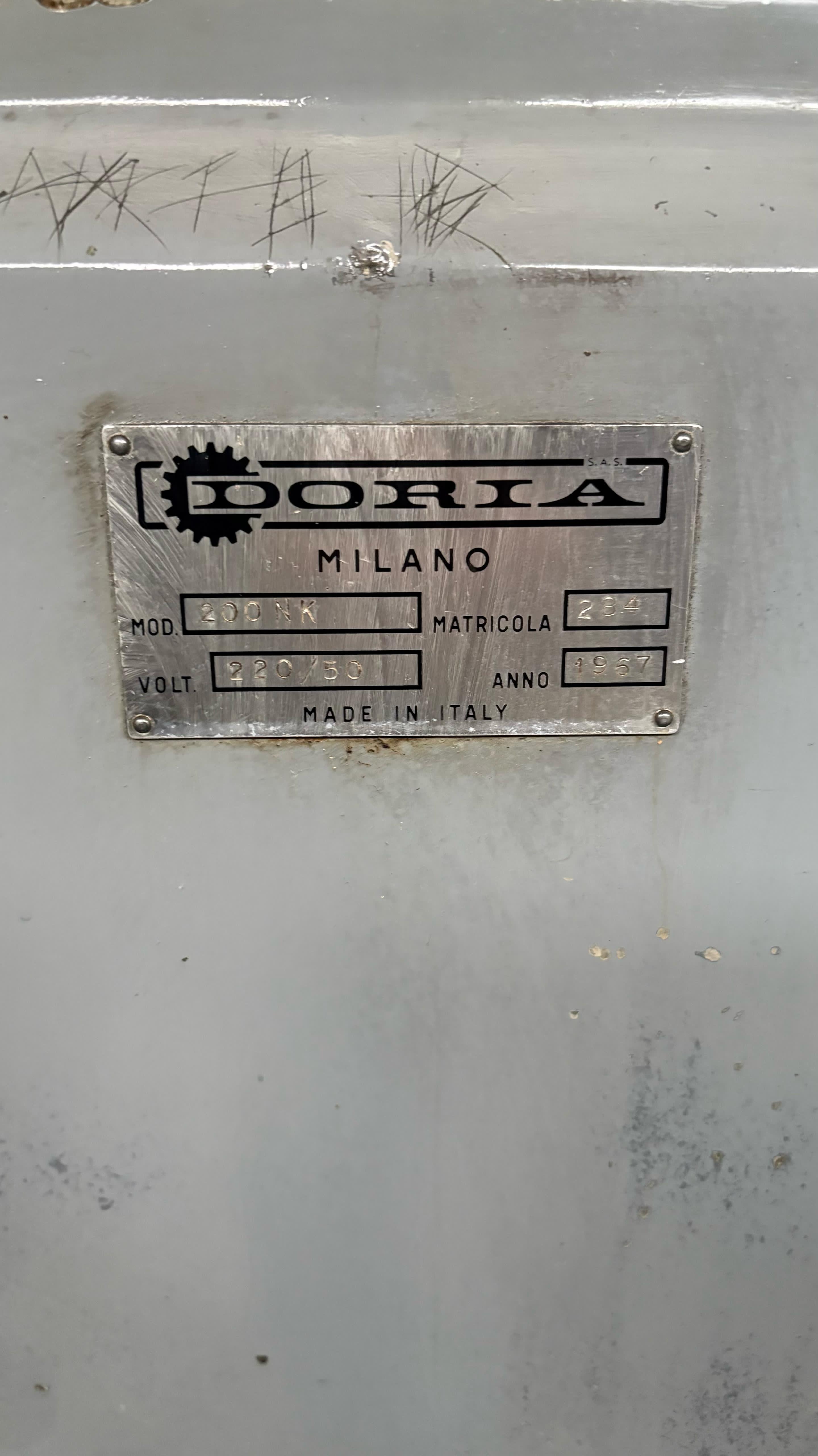 Usato Fresatrice per chiavette DORIA 200 NK