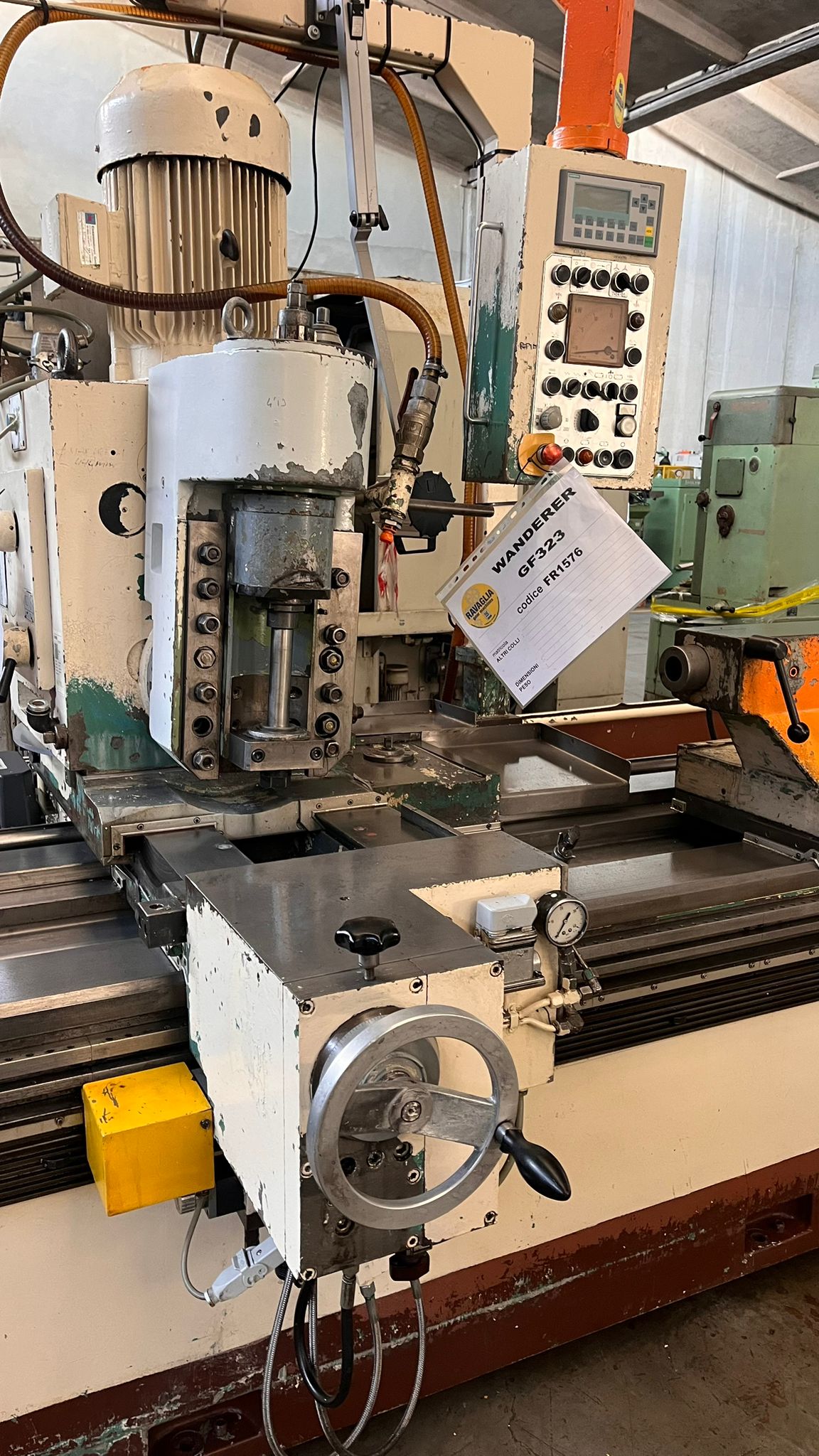 Usato Fresatrice per viti filetti e scanalati WANDERER GF 323 N