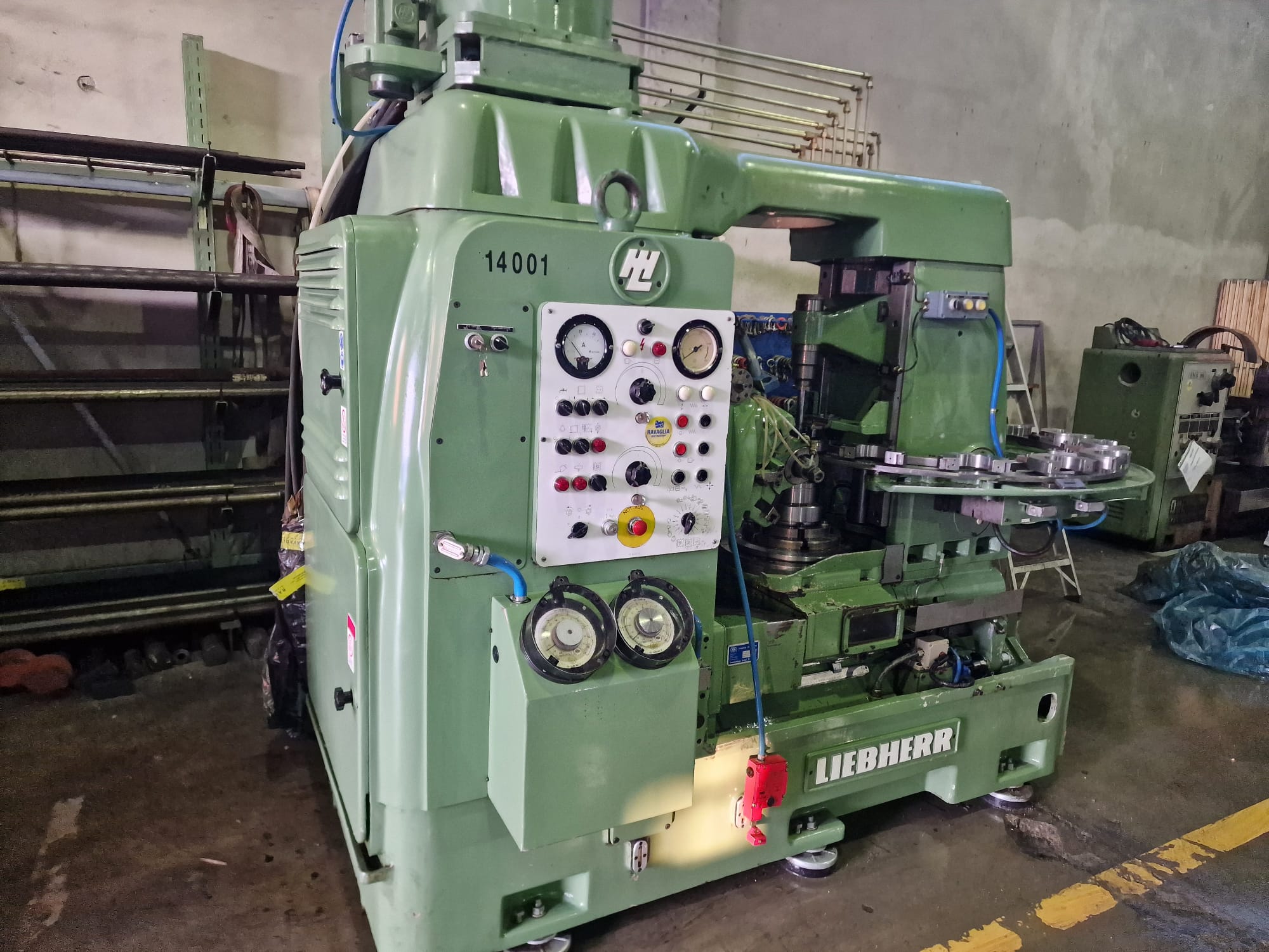 Usato Dentatrice a creatore LIEBHERR L 301