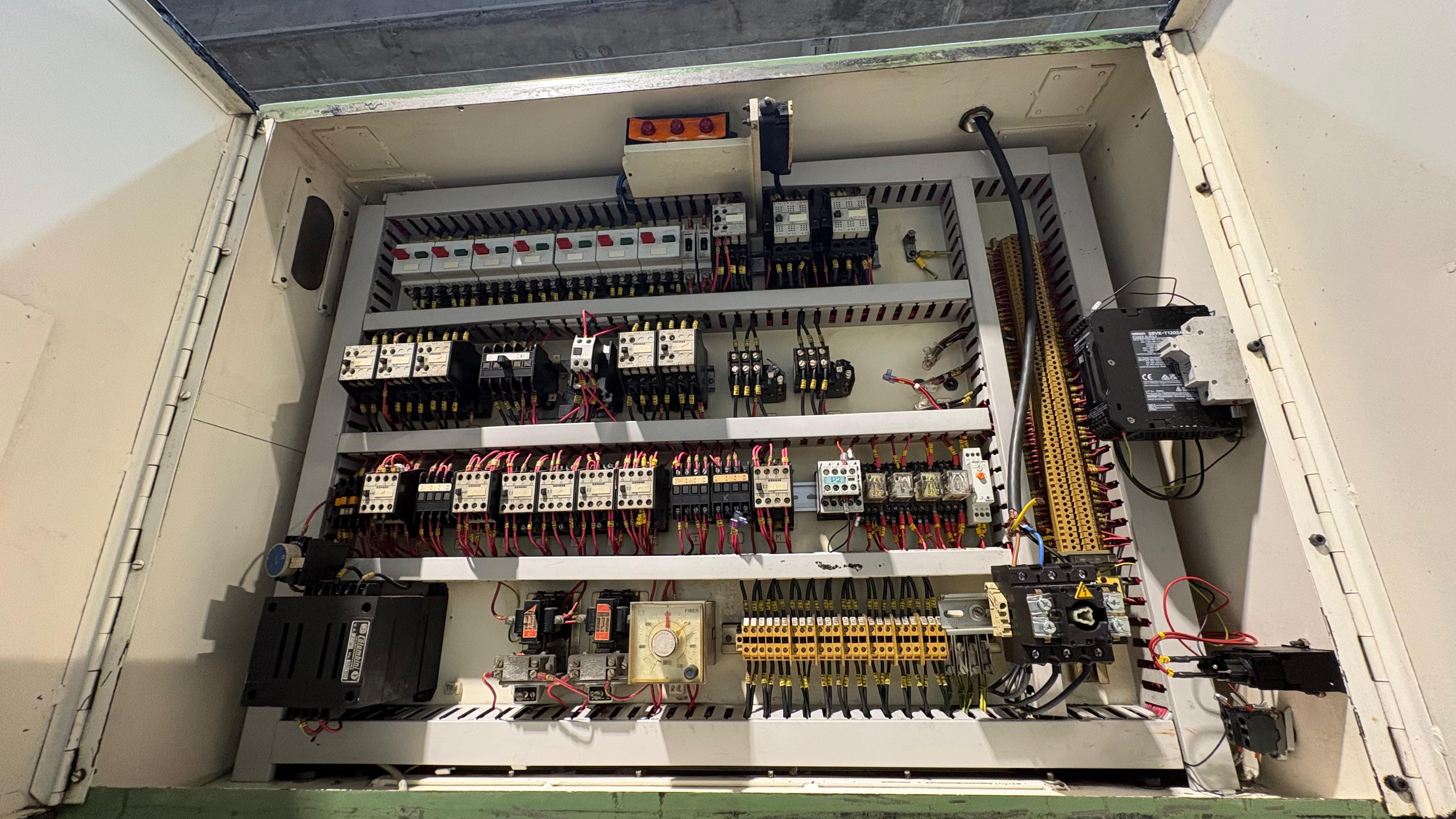 Usato Dentatrice a coltello DEMM SI 8/880