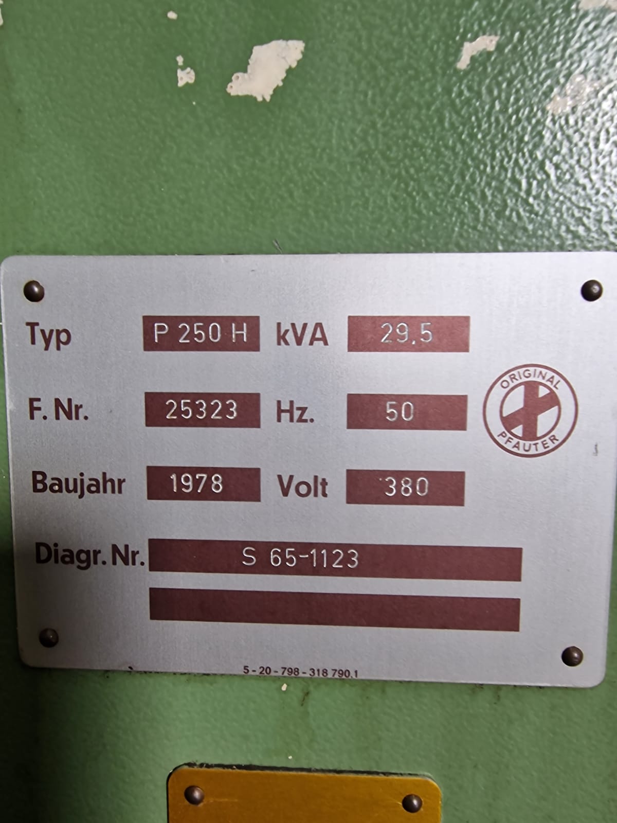 Usato Dentatrice a creatore PFAUTER P 250 H