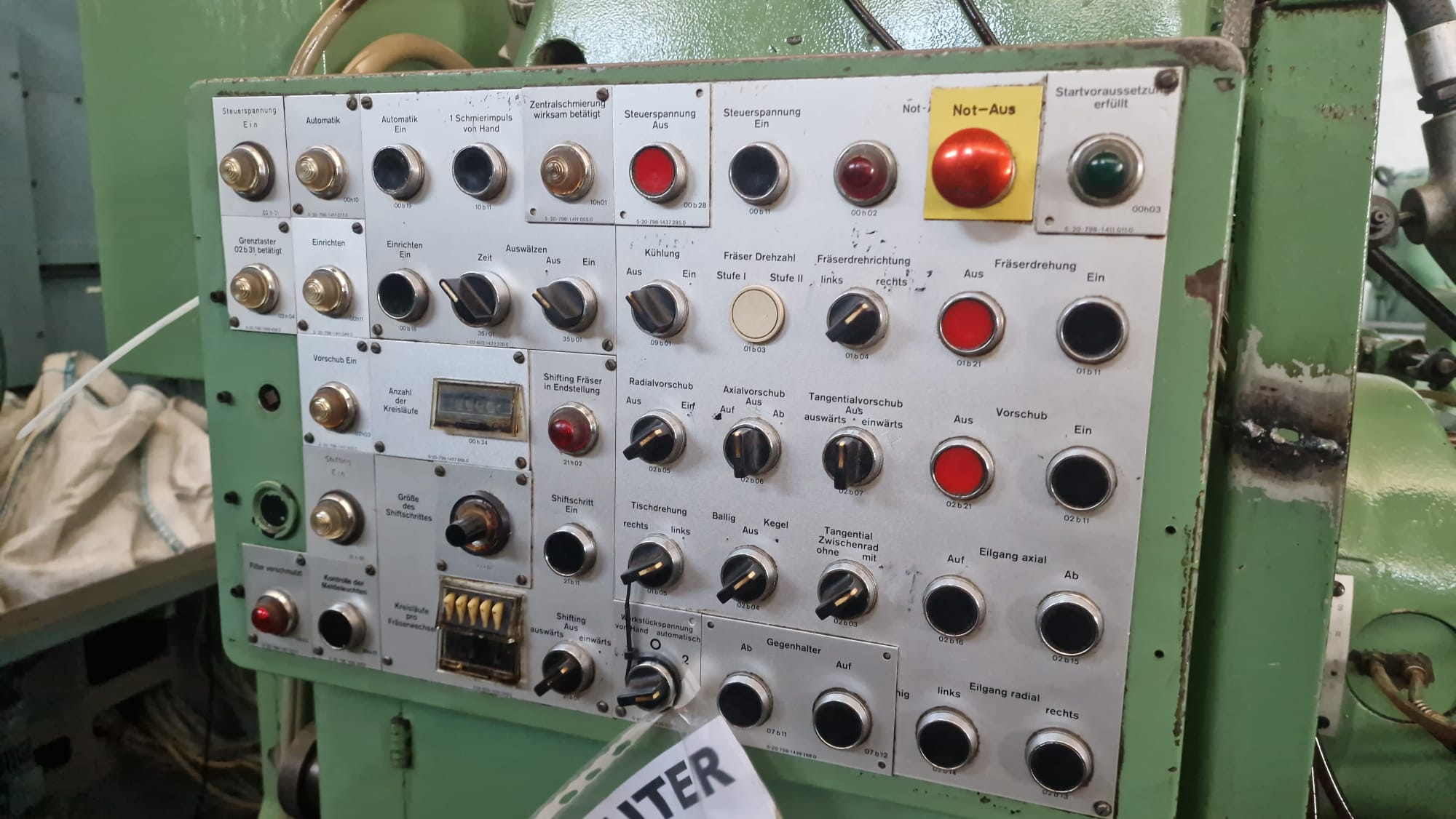 Usato Dentatrice a creatore PFAUTER P 251 - DOTATA DI COPIA PER BOMBATO E CONICO