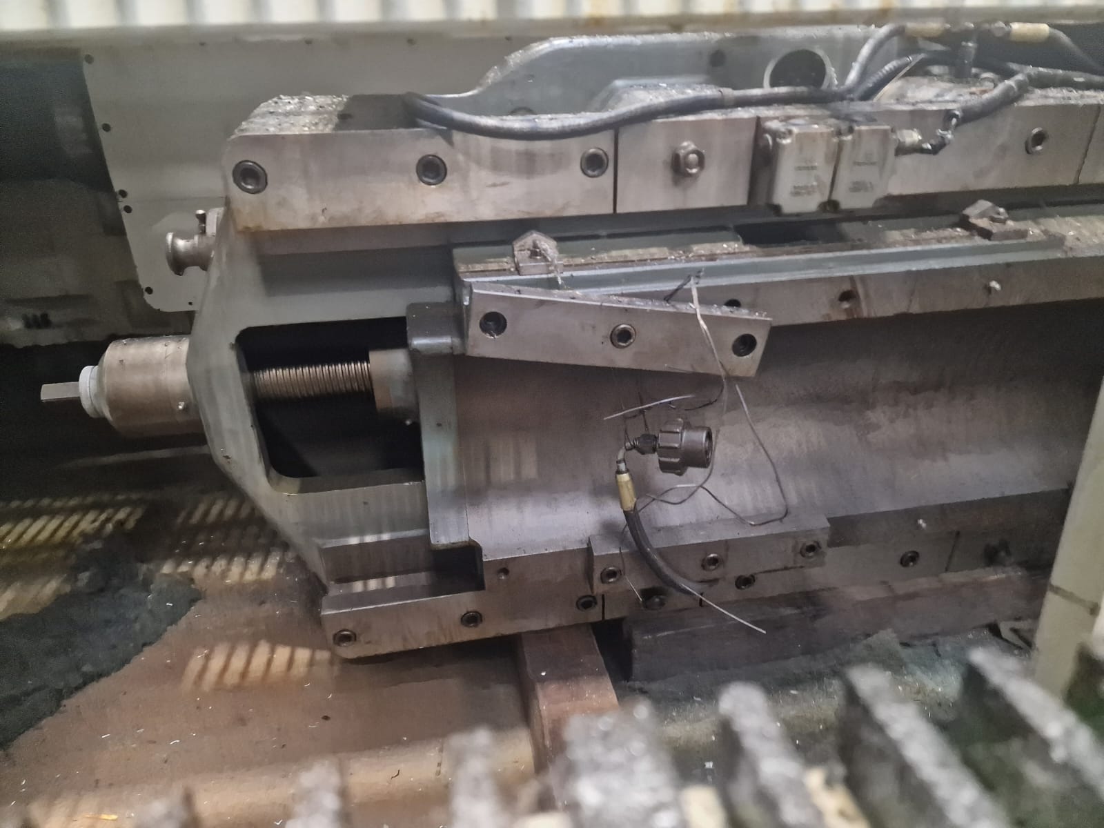 Usato Dentatrice a creatore LIEBHERR L 2200 - disponibile da Giugno 2024