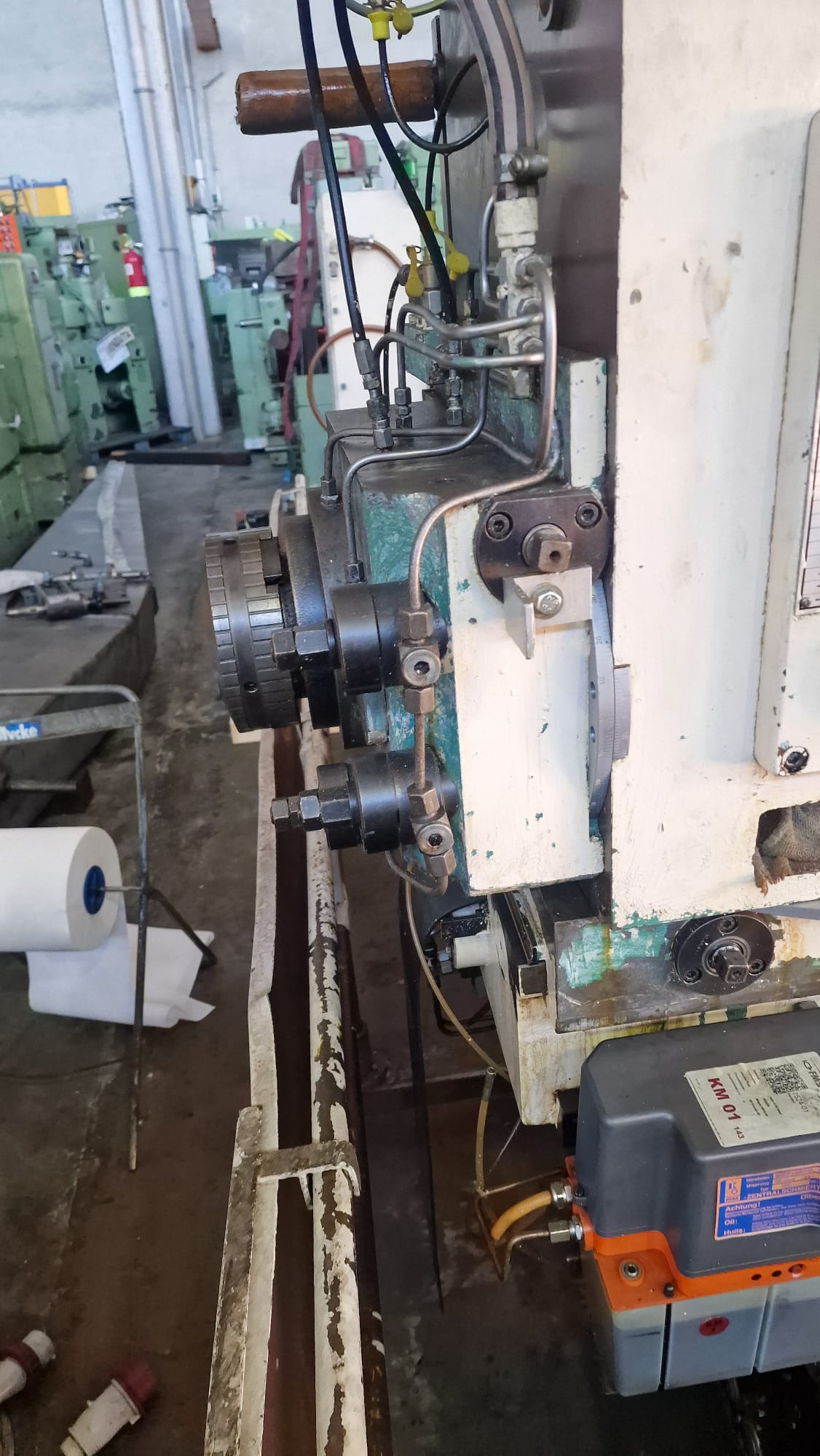 Usato Fresatrice per viti e scanalati WANDERER GF 323