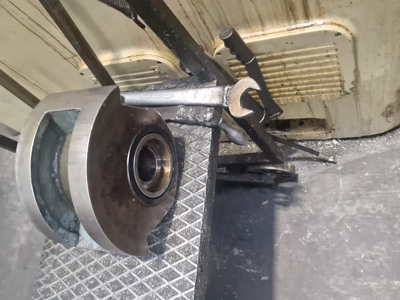 Usato Dentatrice a creatore LIEBHERR L 2200 - disponibile da Giugno 2024