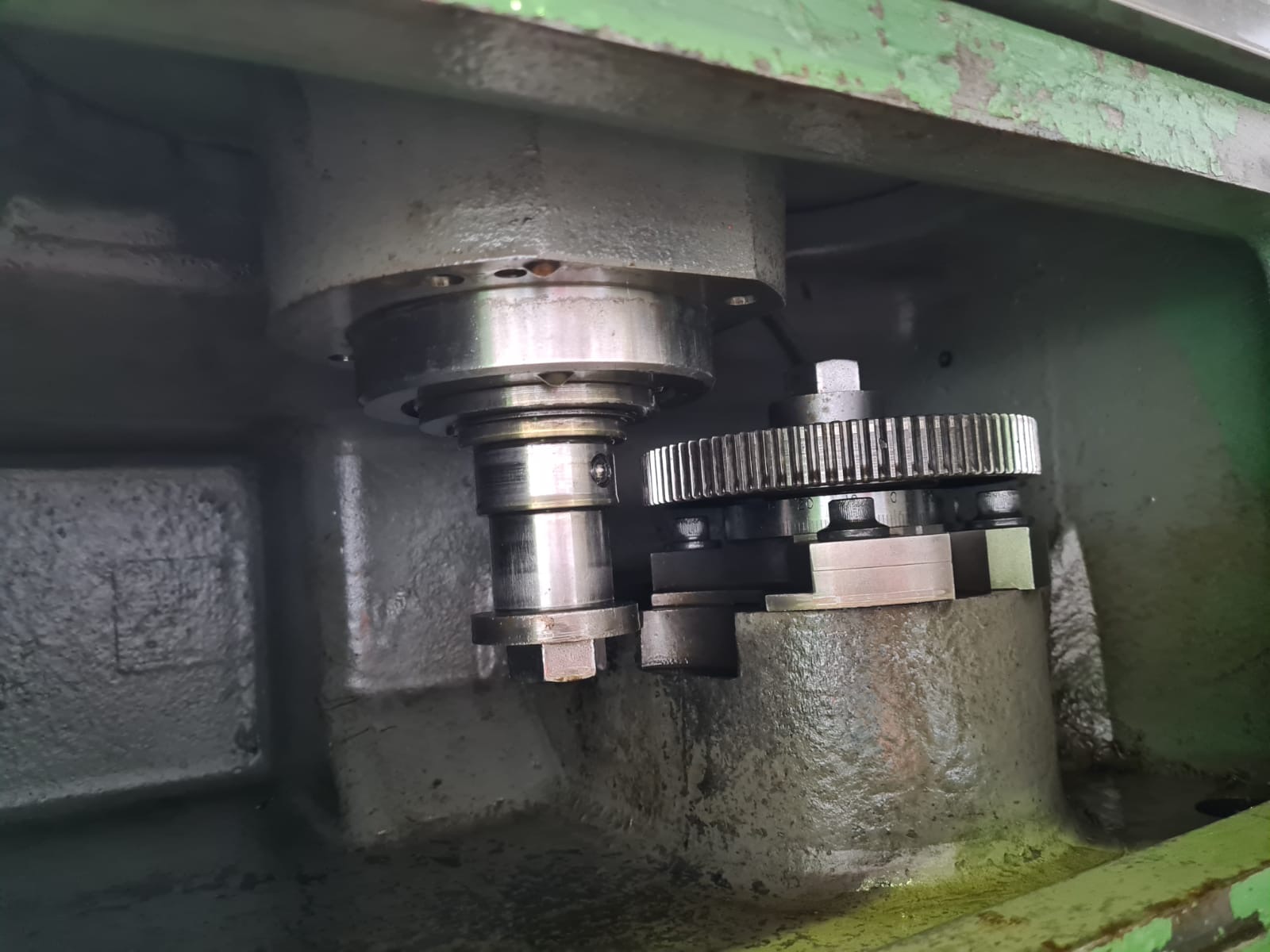 Usato Dentatrice per ingranaggi conici spiral GLEASON 645