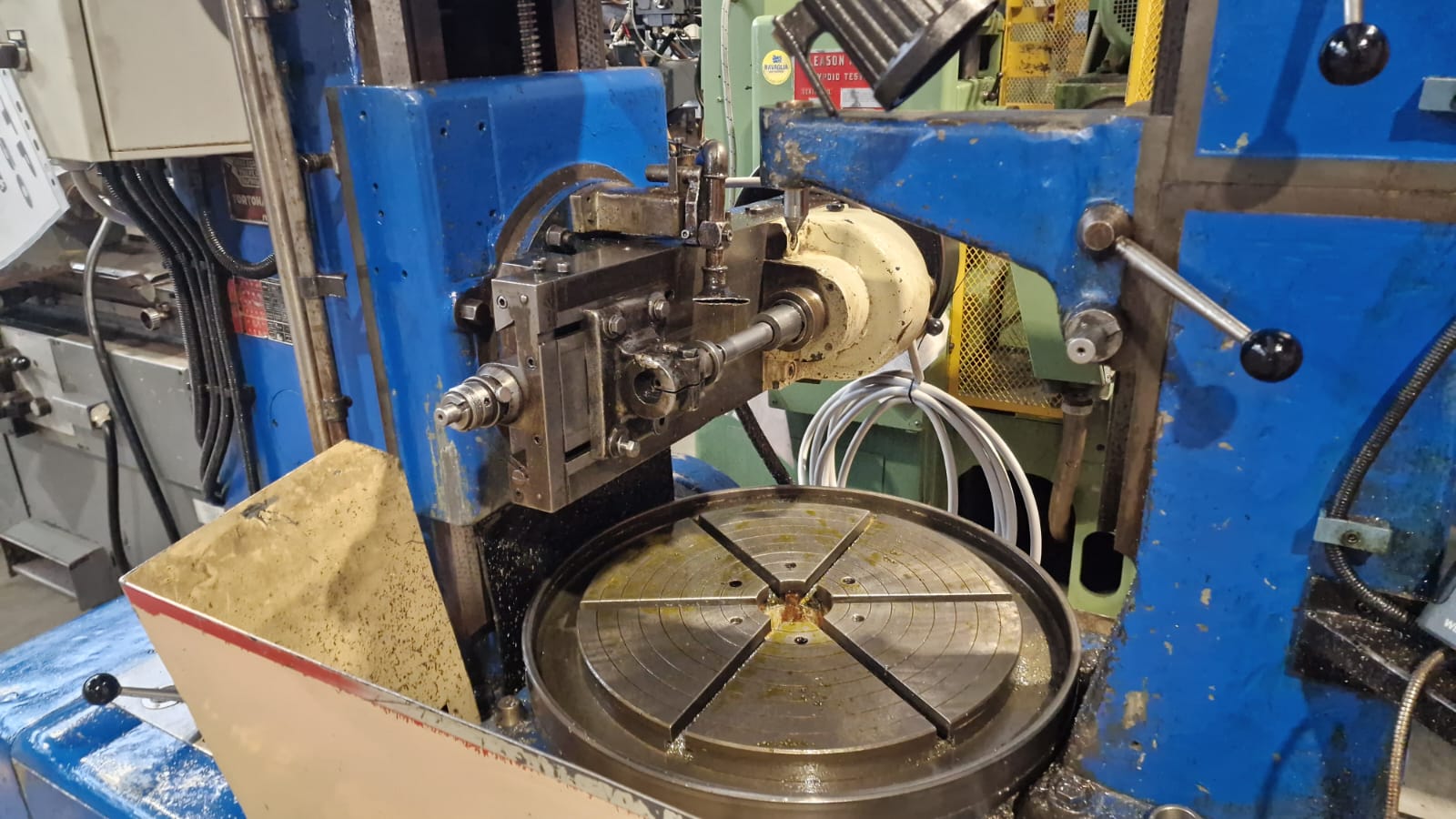 Usato Gear Hobbing machine PTP D650