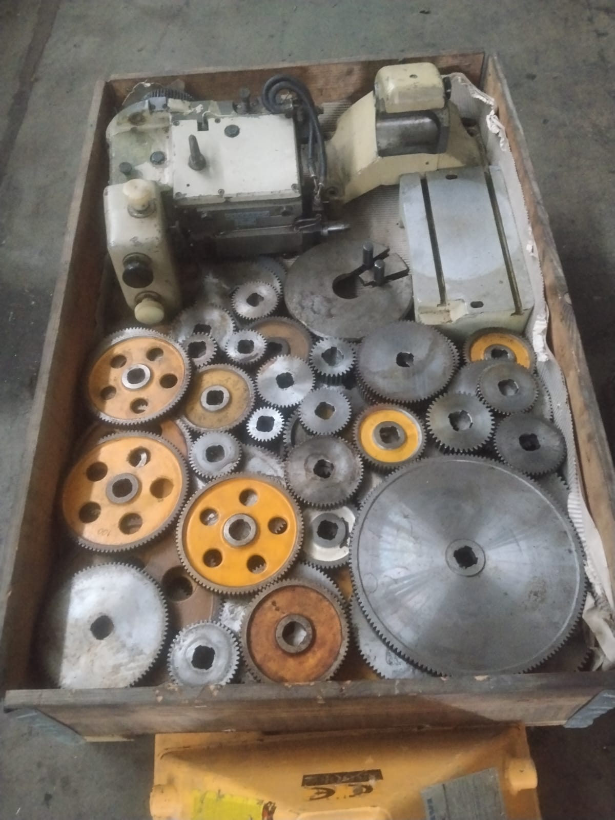 Usato Fresatrice per viti e filetti HECKERT ZFWVG 250x800