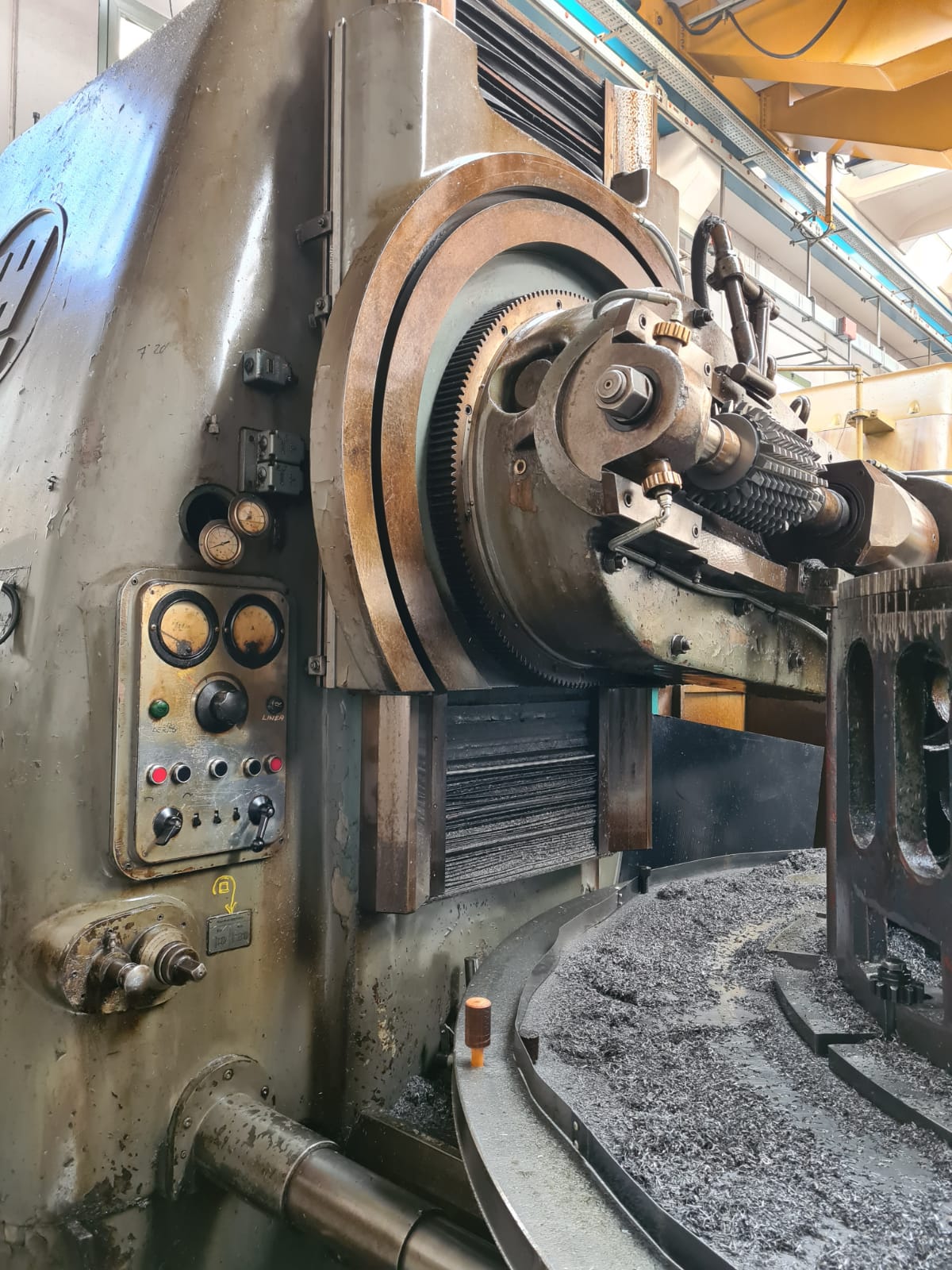 Usato Dentatrice a creatore LIEBHERR L 2500