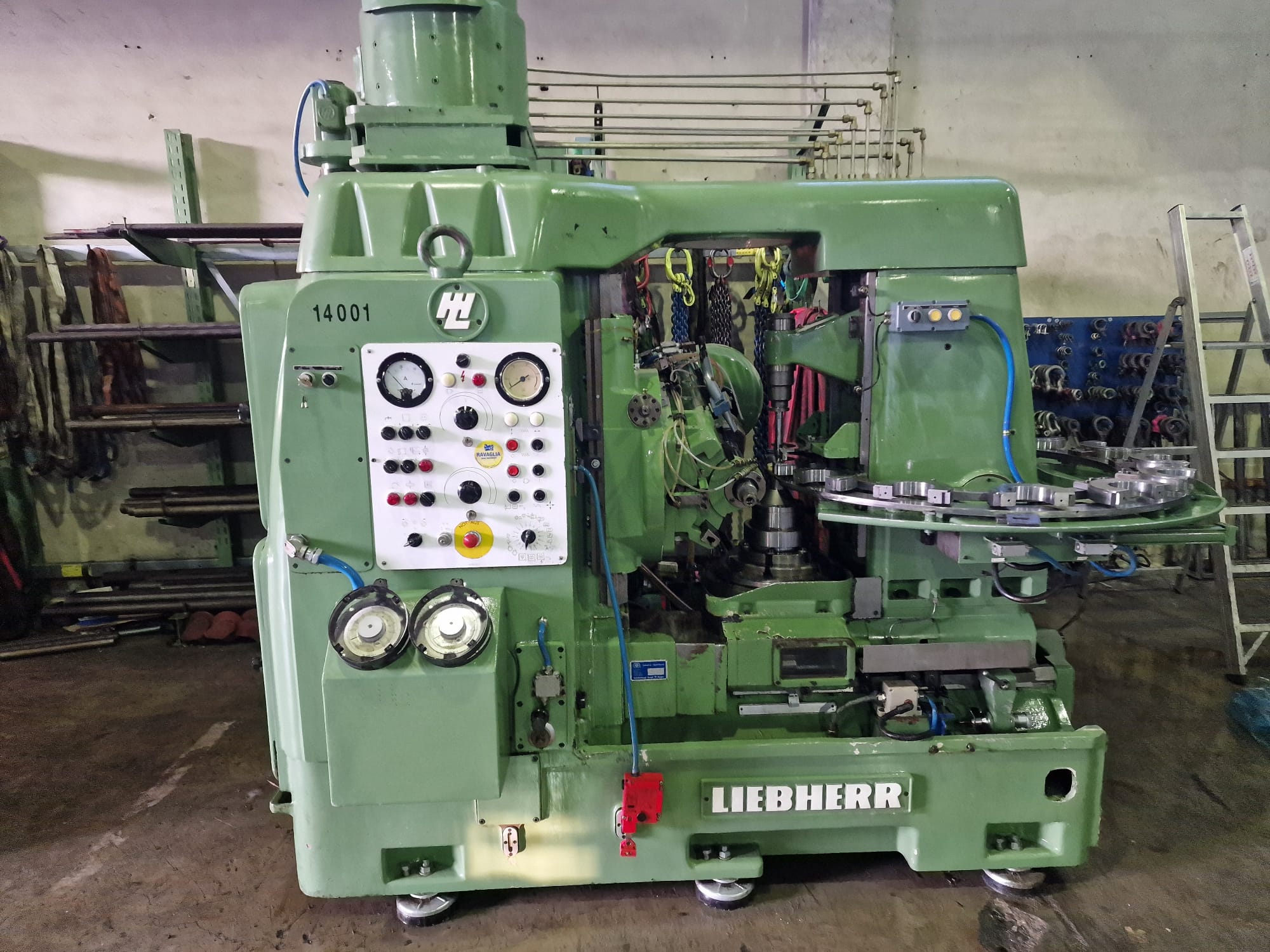 Usato Dentatrice a creatore LIEBHERR L 301