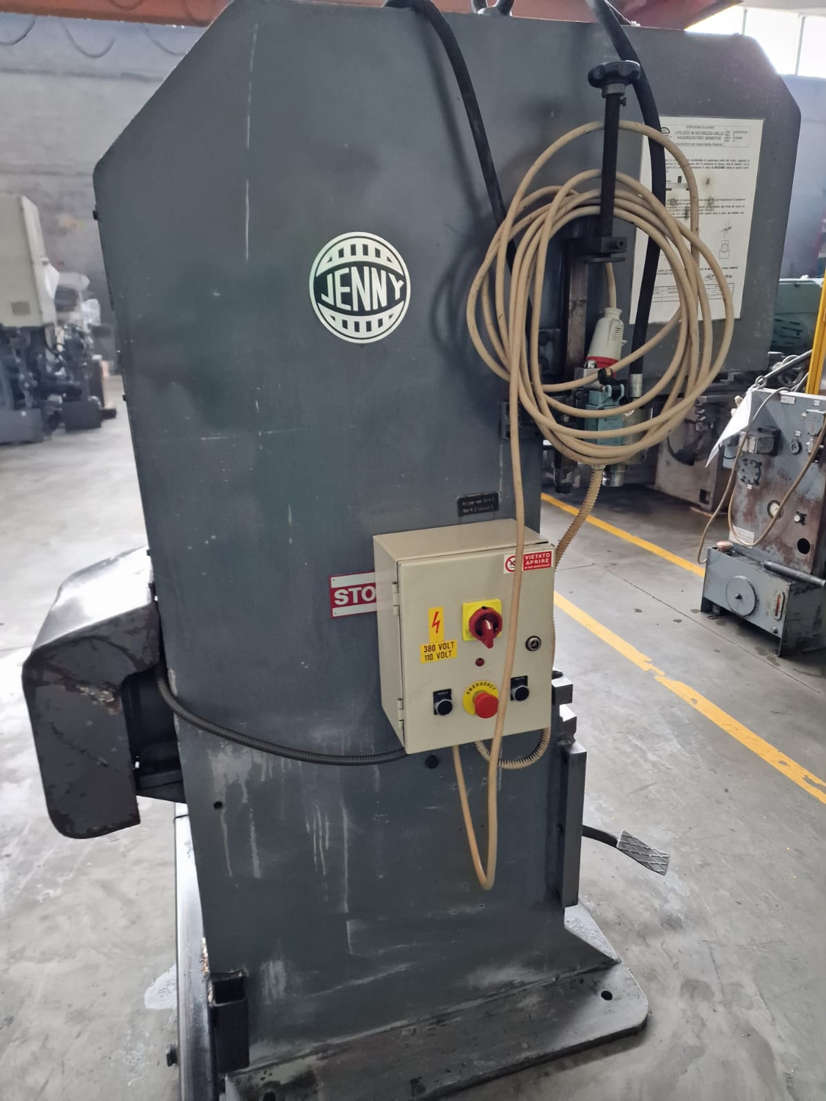 Usato Pressa a raddrizzare JENNY 25 Ton