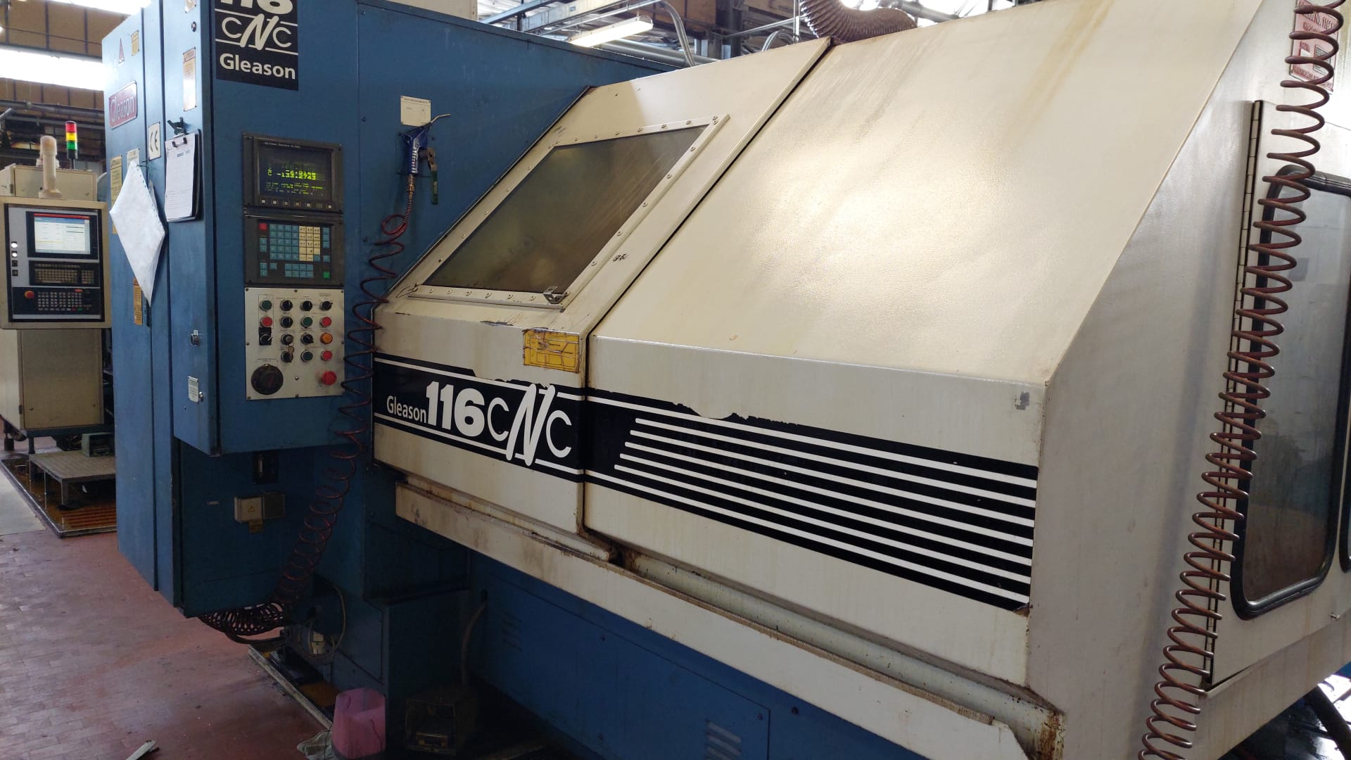 Usato Dentatrice per ingranaggi conici GLEASON 116 CNC