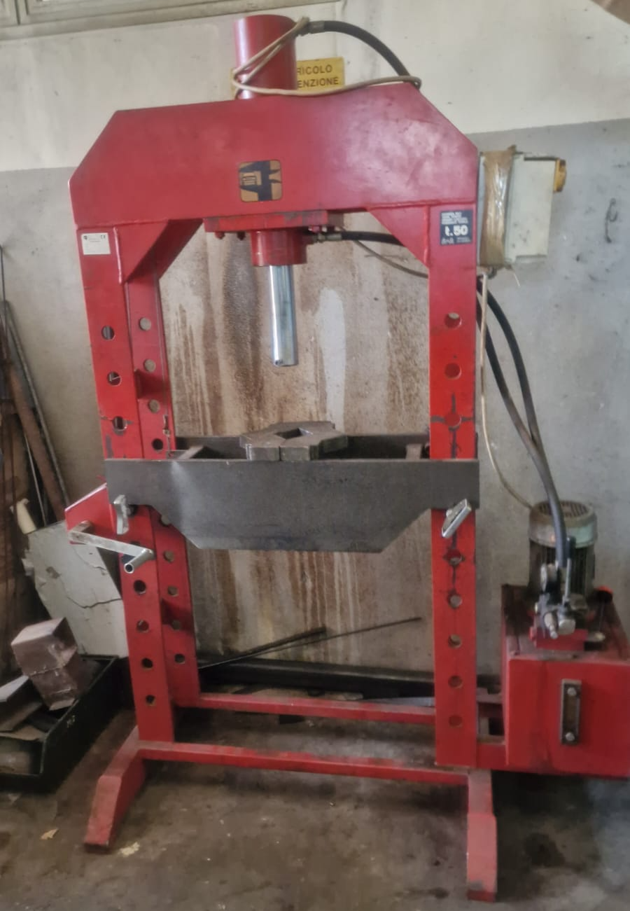 Usato Pressa AXA - 50 TON 