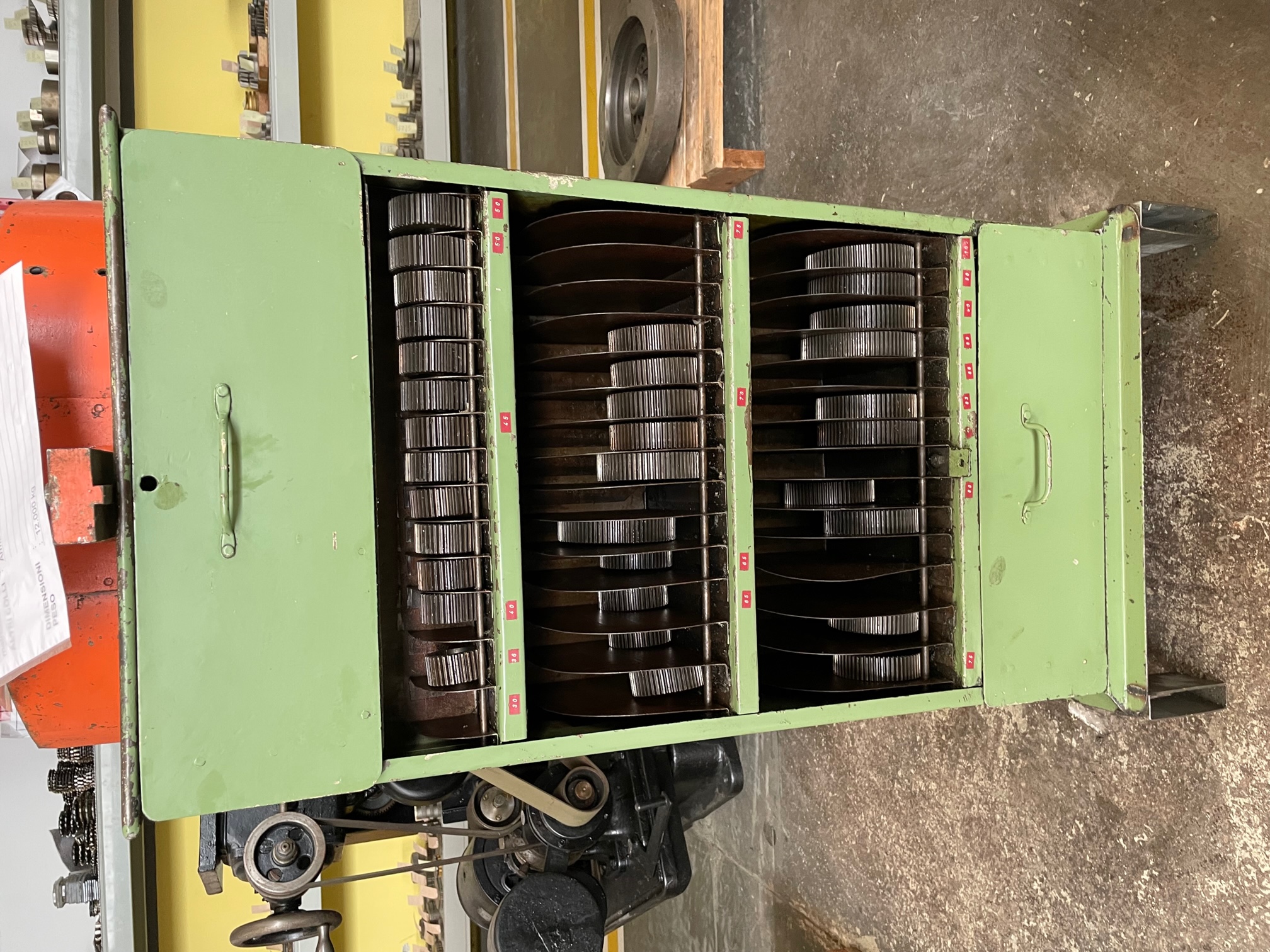 Usato Dentatrice per ingranaggi conici spirale GLEASON 26