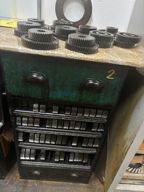 Usato Dentatrice per ingranaggi conici spiral GLEASON 16