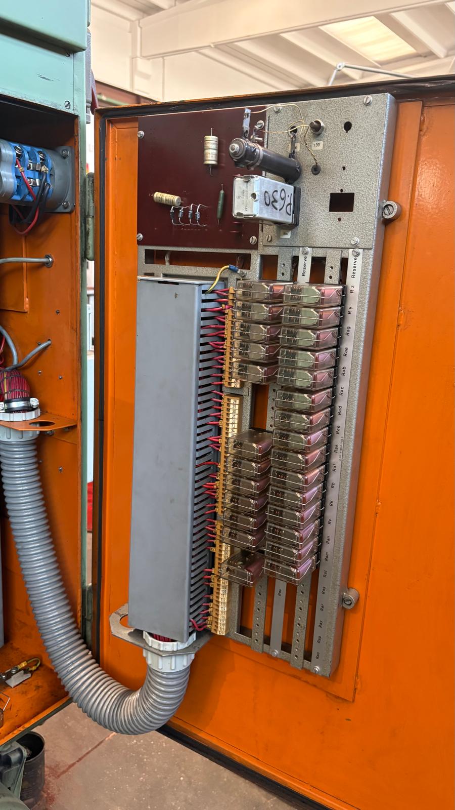 Usato Dentatrice a creatore PFAUTER P 630