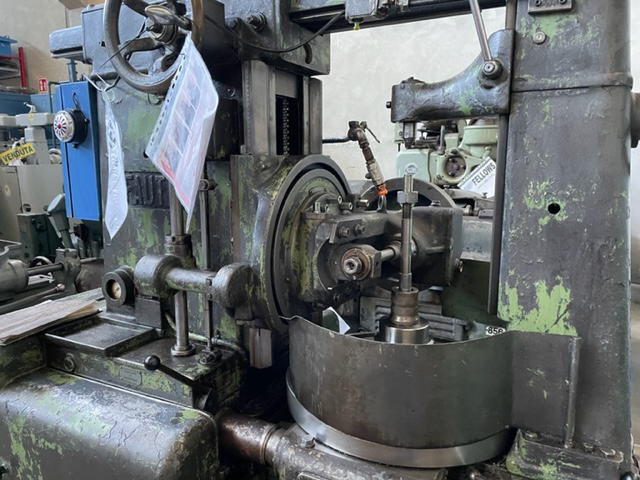 Usato Dentatrice a creatore verticale PFAUTER RS1