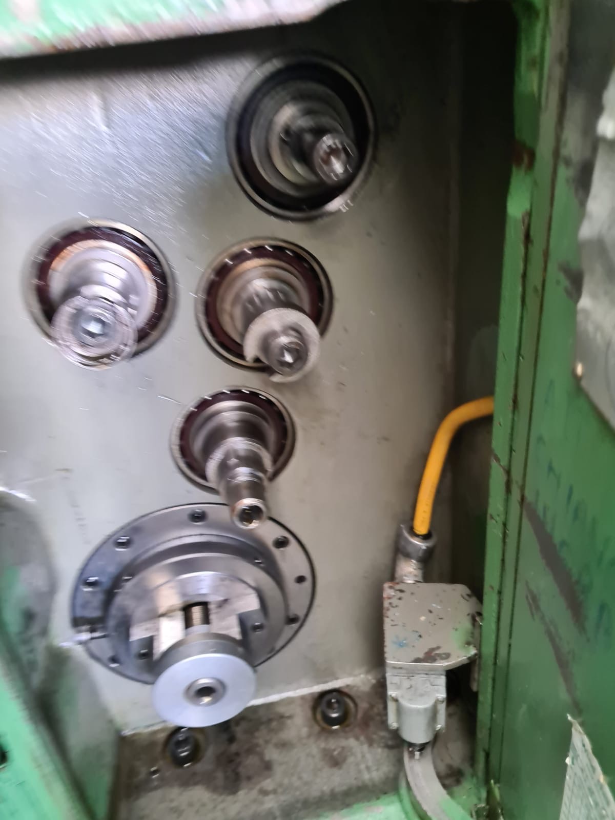 Usato Dentatrice per ingranaggi conici spiral GLEASON 645