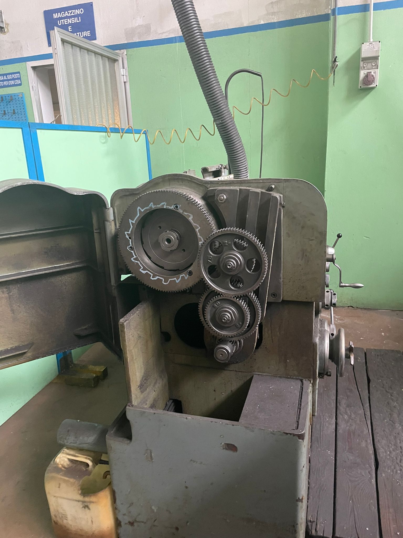 Usato Affilatrice KLINGELNBERG GW30A