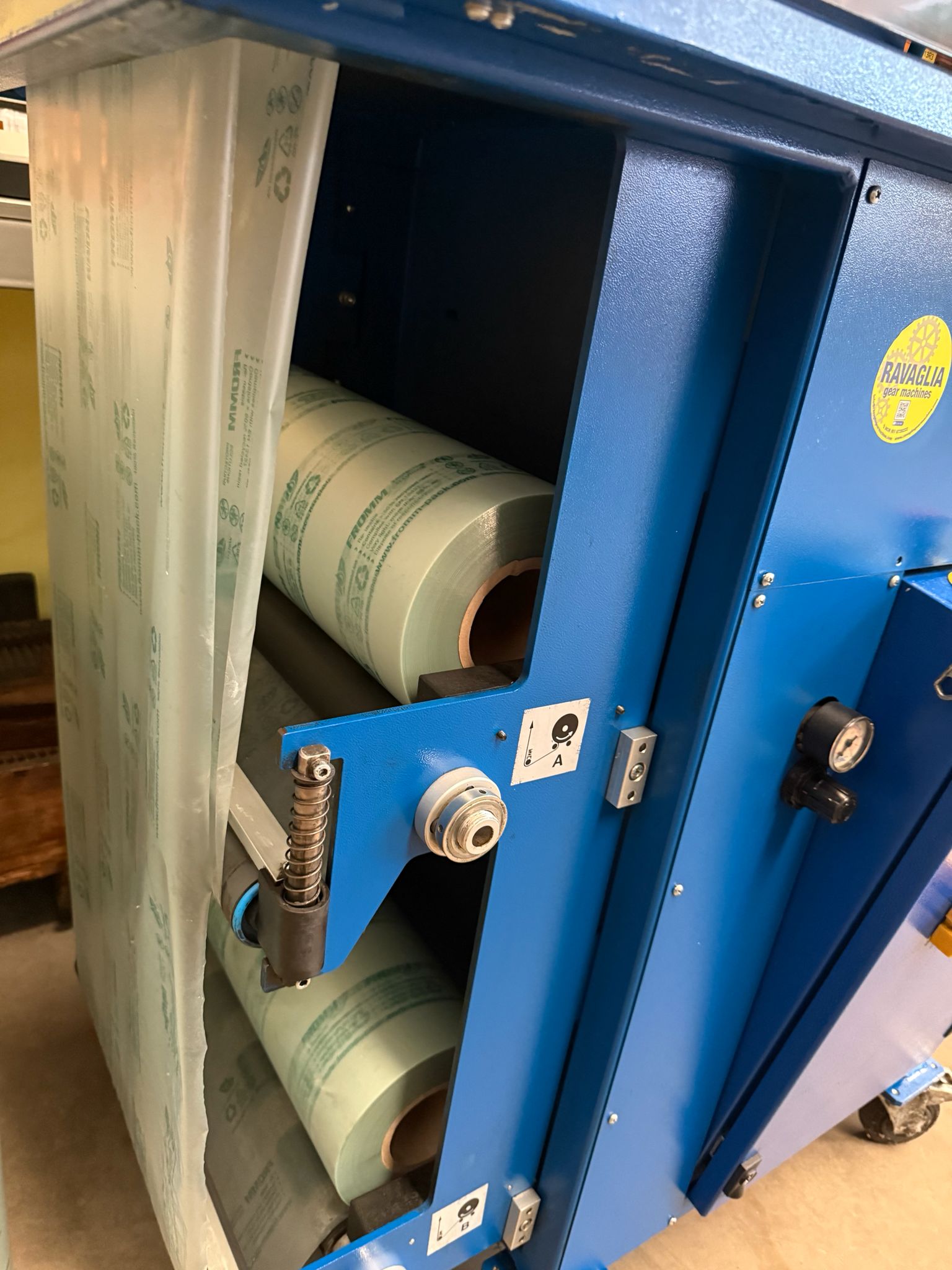 Usato macchina gonfiatrice per air cushion packaging FROMM 
