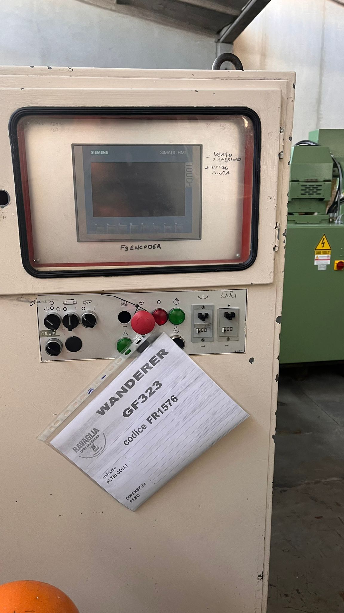 Usato Fresatrice per viti filetti e scanalati WANDERER GF 323 N