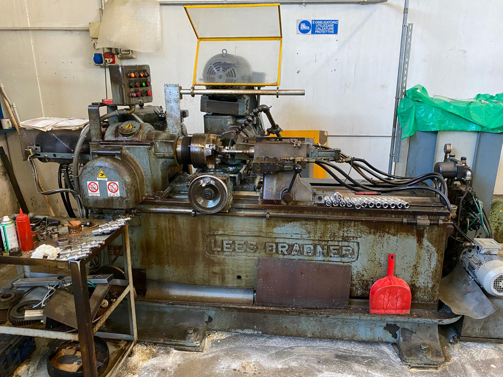 Usato Fresatrice per viti e filetti LEES BRADNER LT 320 