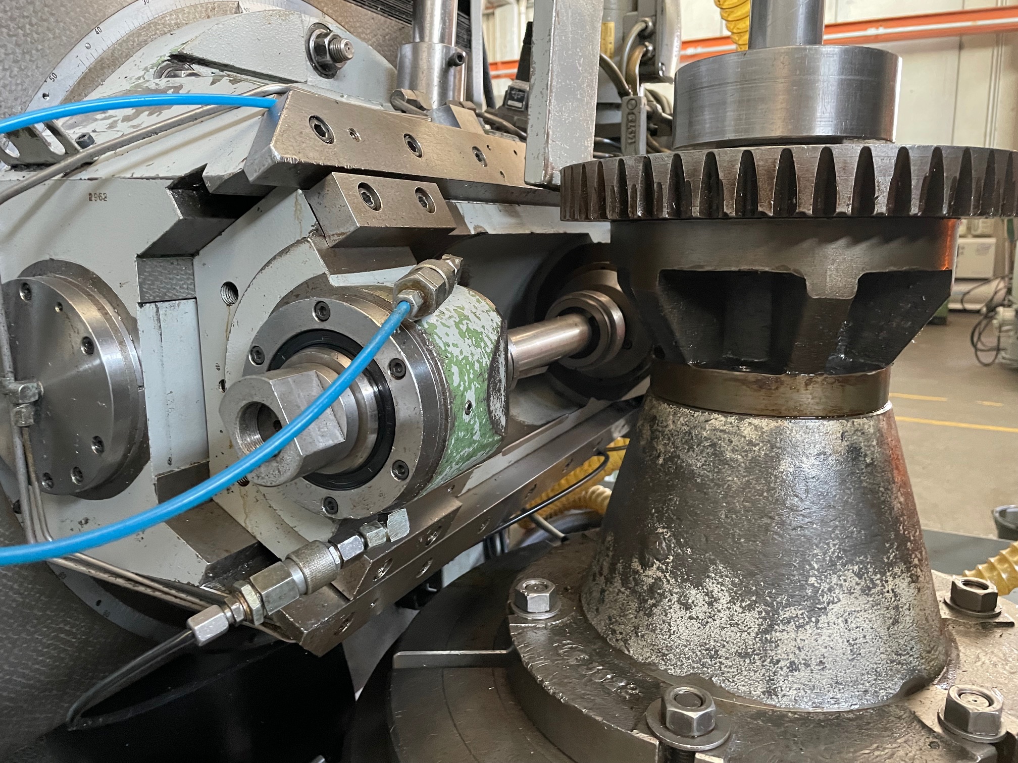 Usato Dentatrice a creatore LIEBHERR L 652