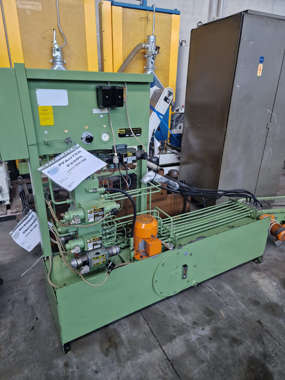 Usato Dentatrice a creatore PFAUTER P 250 H