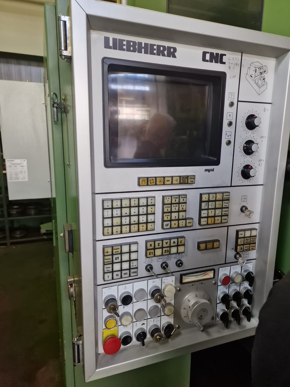 Usato Dentatrice a creatore LIEBHERR LC 752 CNC