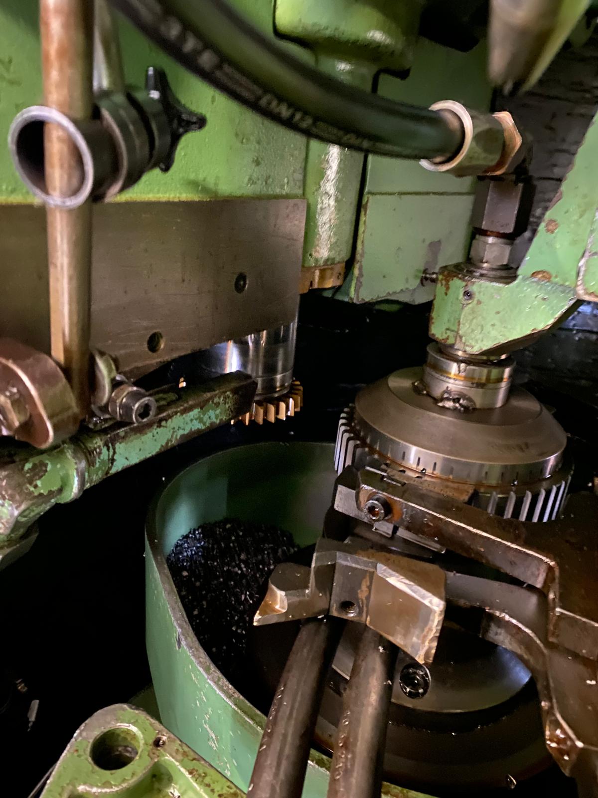 Usato Dentatrice a coltello LIEBHERR WS 1 