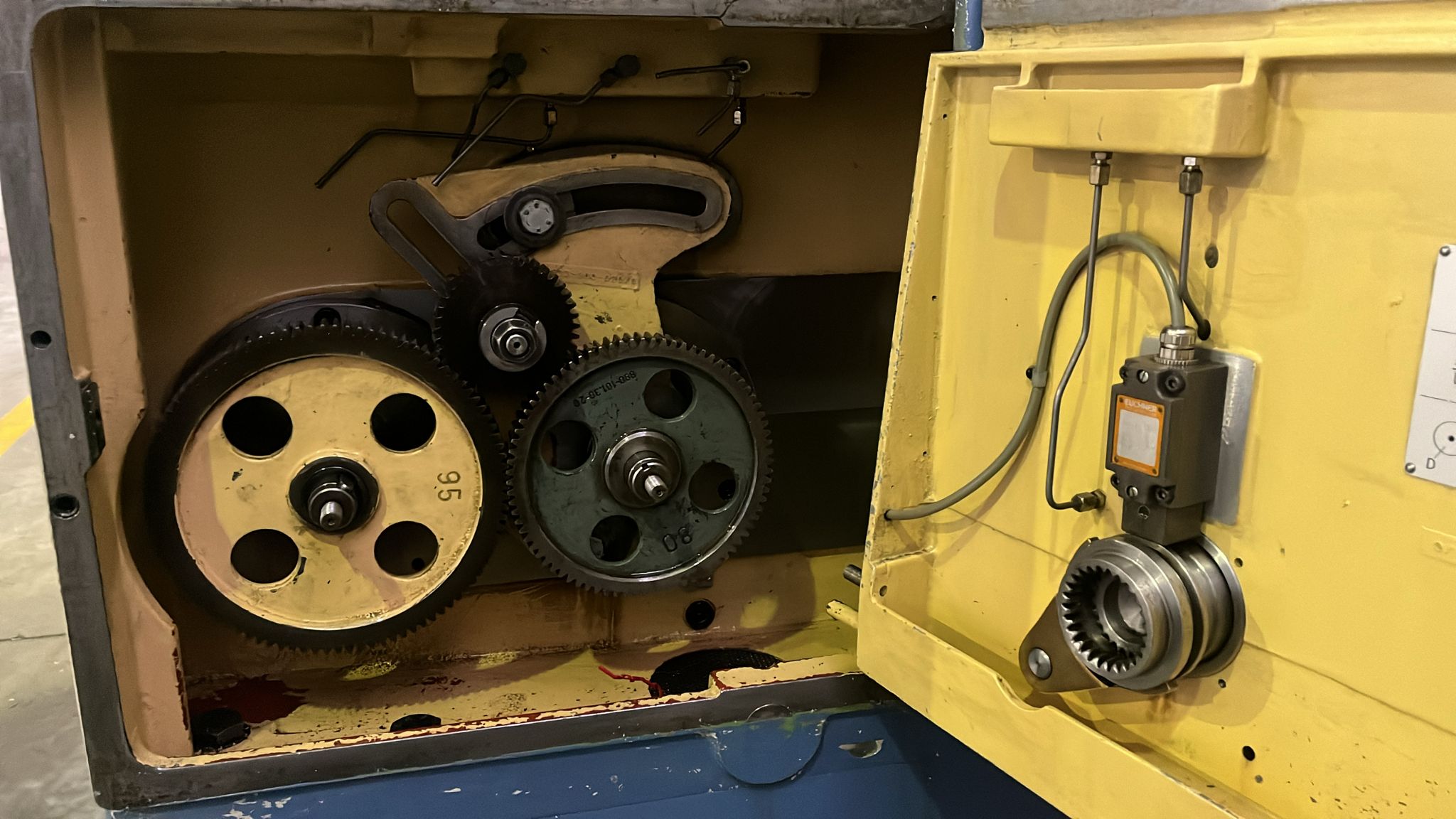 Usato Dentatrice a coltello LORENZ LS 630