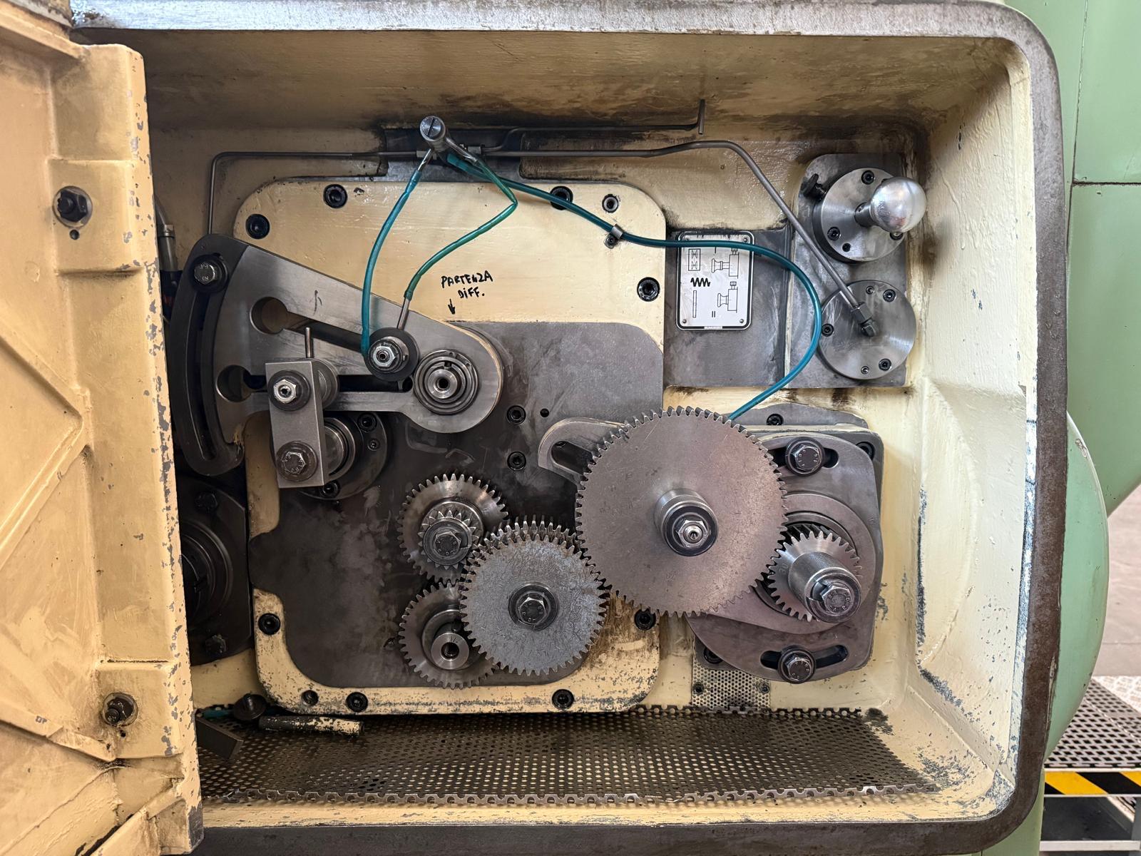 Usato Dentatrice a creatore PFAUTER P 630