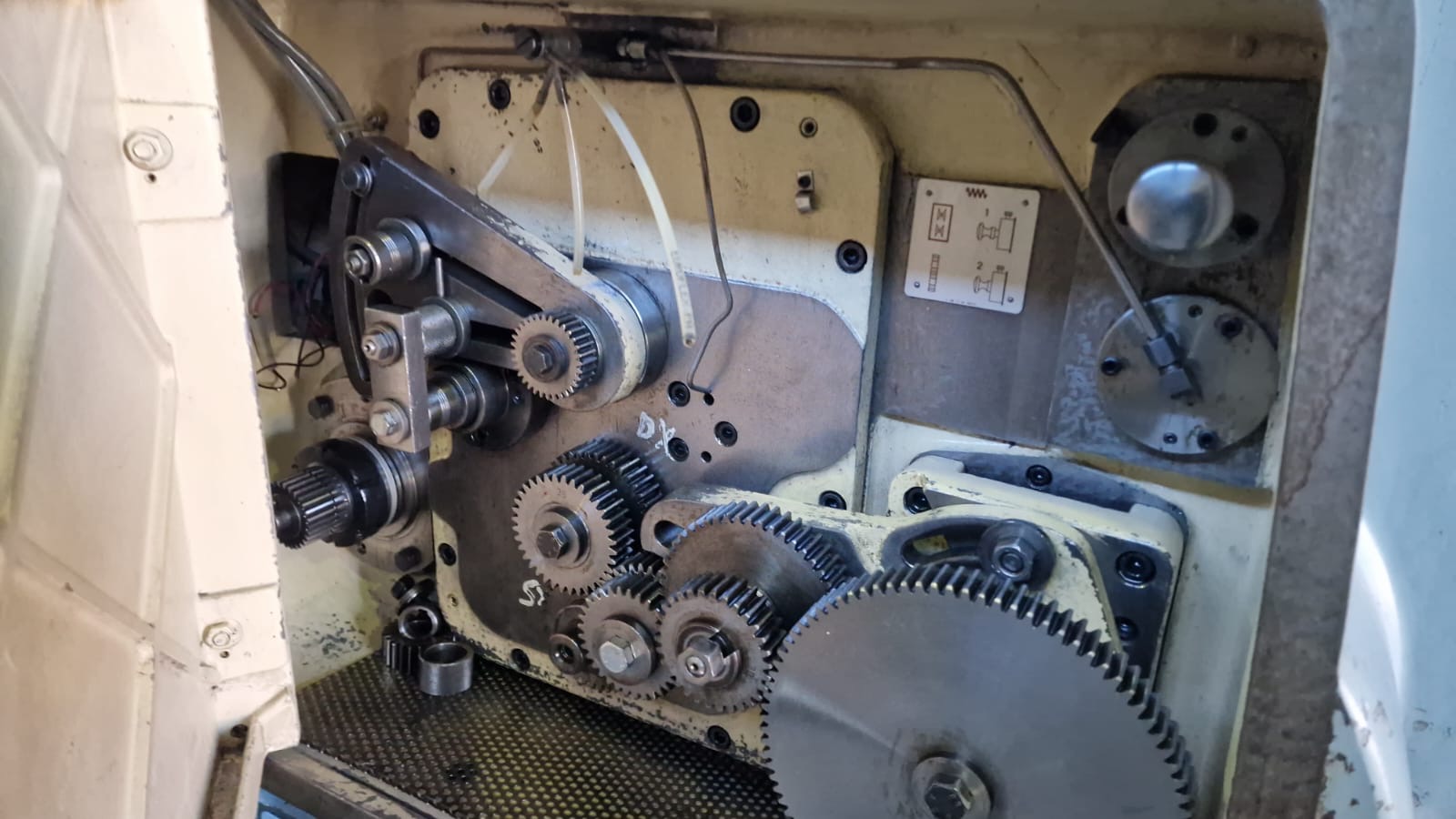 Usato Dentatrice a creatore PFAUTER P 630