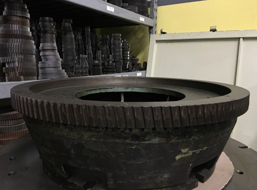 Usato Tavola per dentatrice a creatore