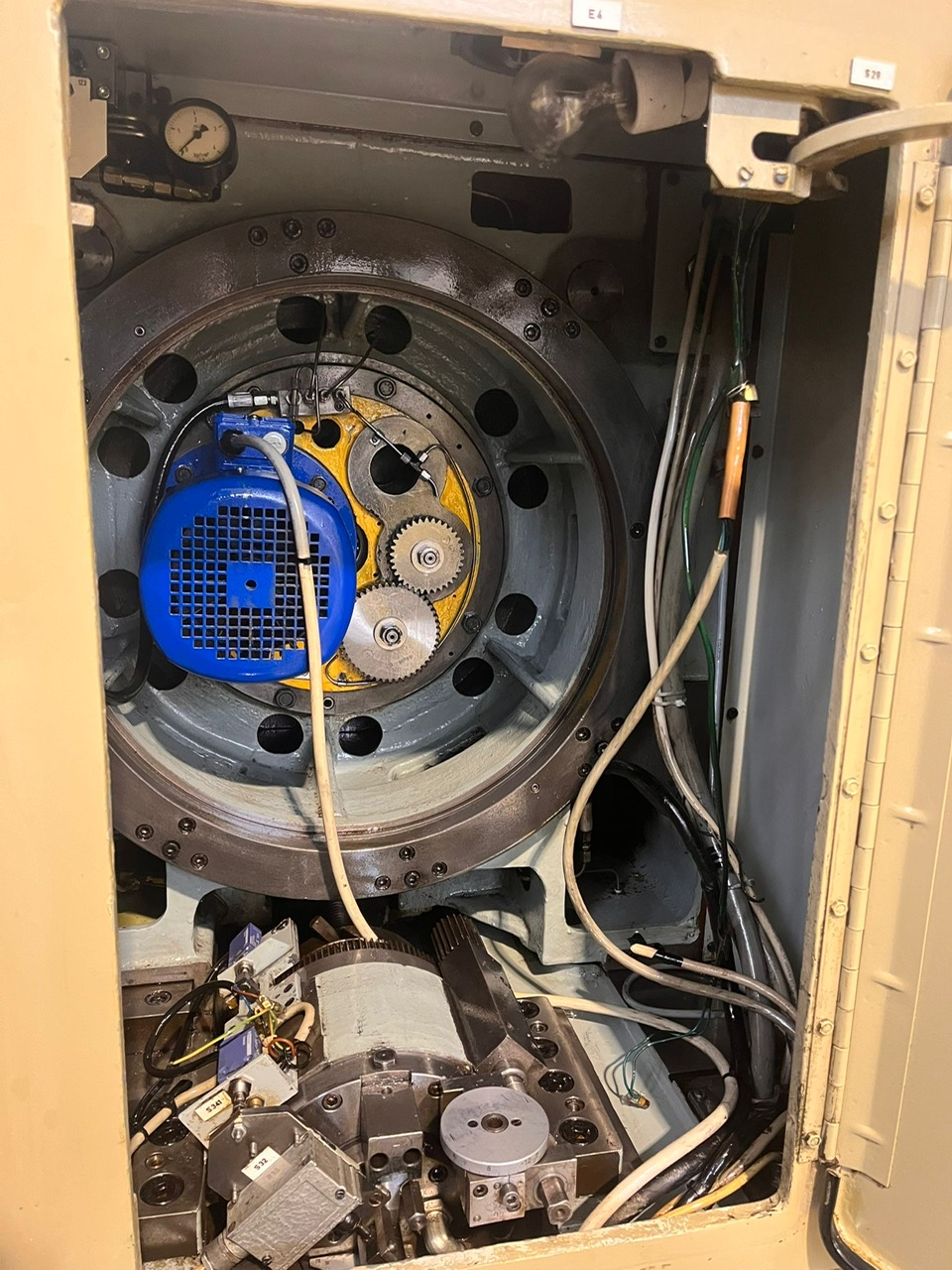 Usato Dentatrice per conici diritti MODUL ZFTK 250/1