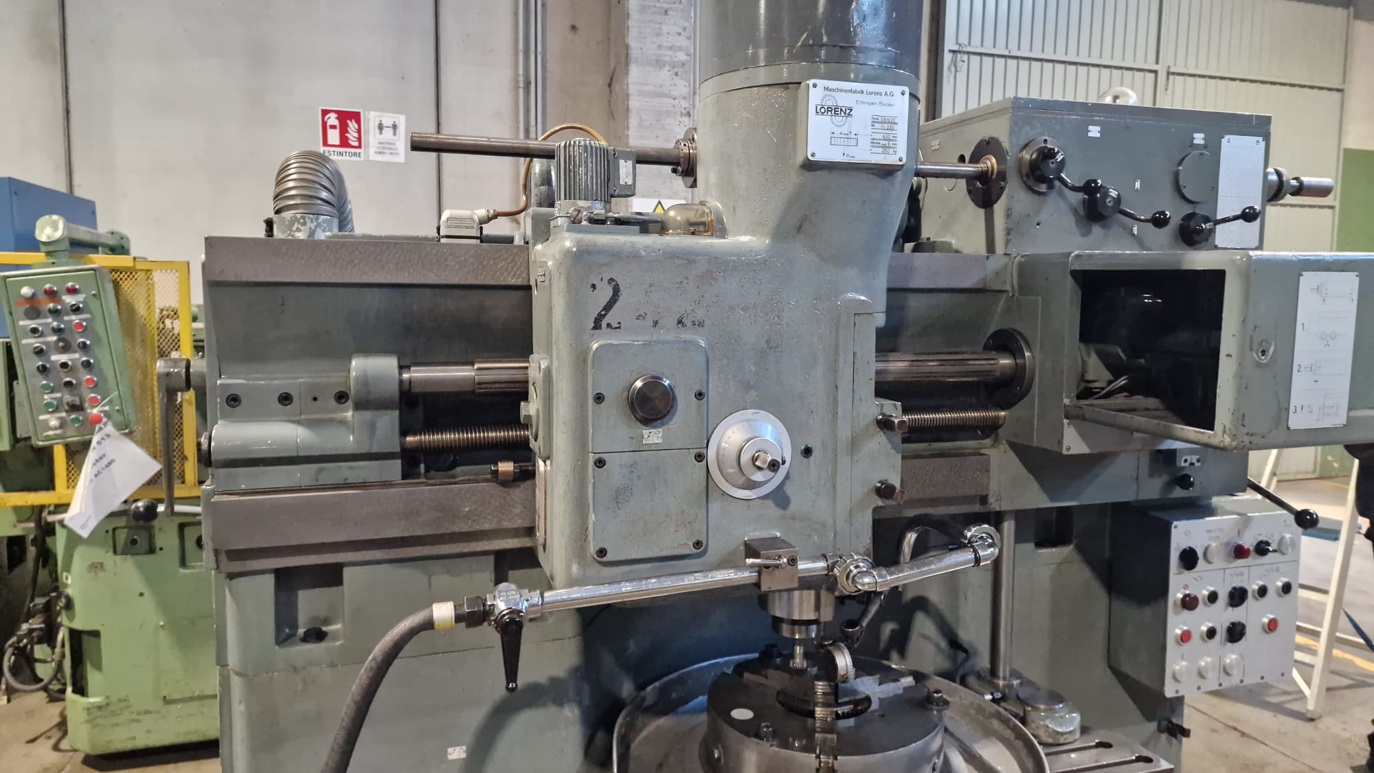 Usato Dentatrice a coltello LORENZ S8/630