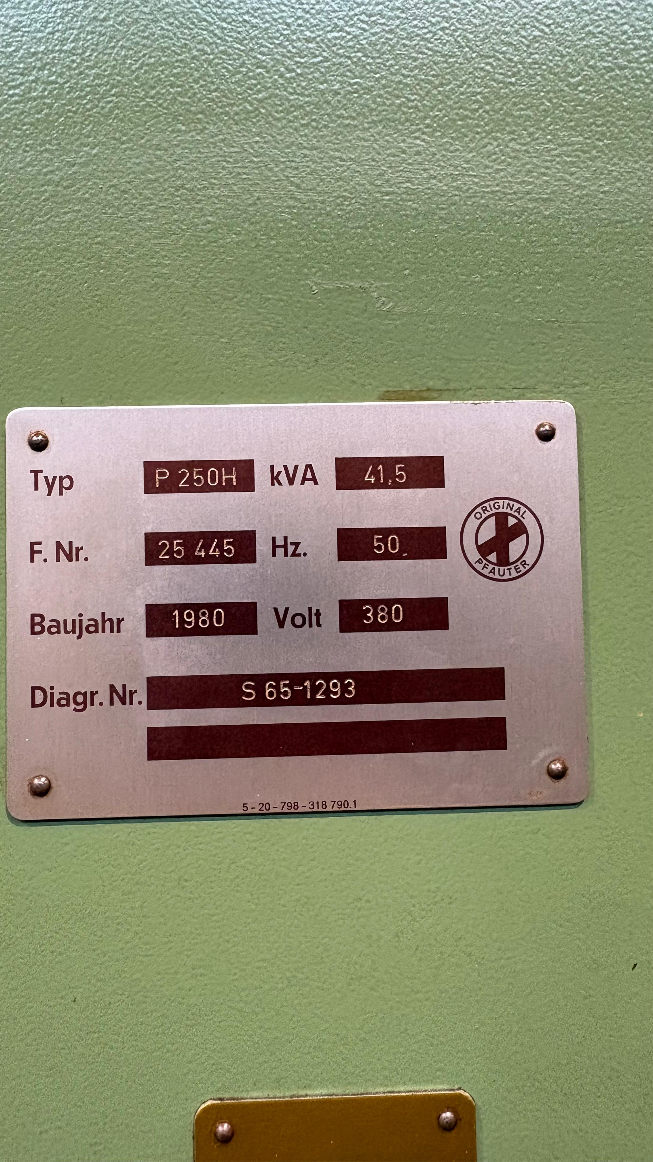 Usato Dentatrice a creatore PFAUTER P 250 H