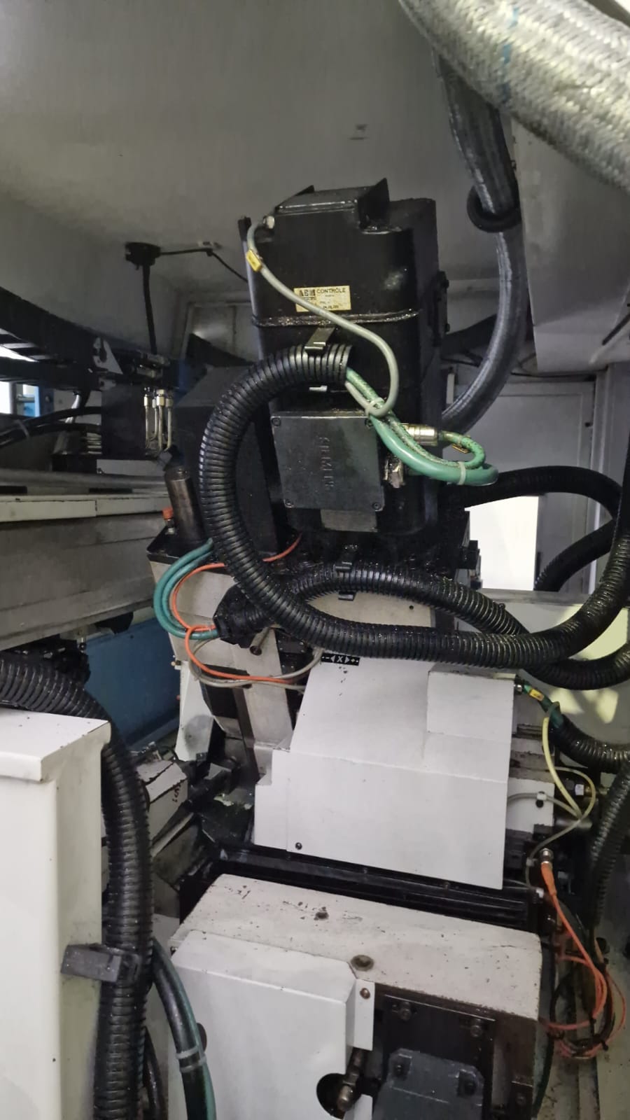 Usato Dentatrice a creatore PFAUTER MIKRON A 15 CNC