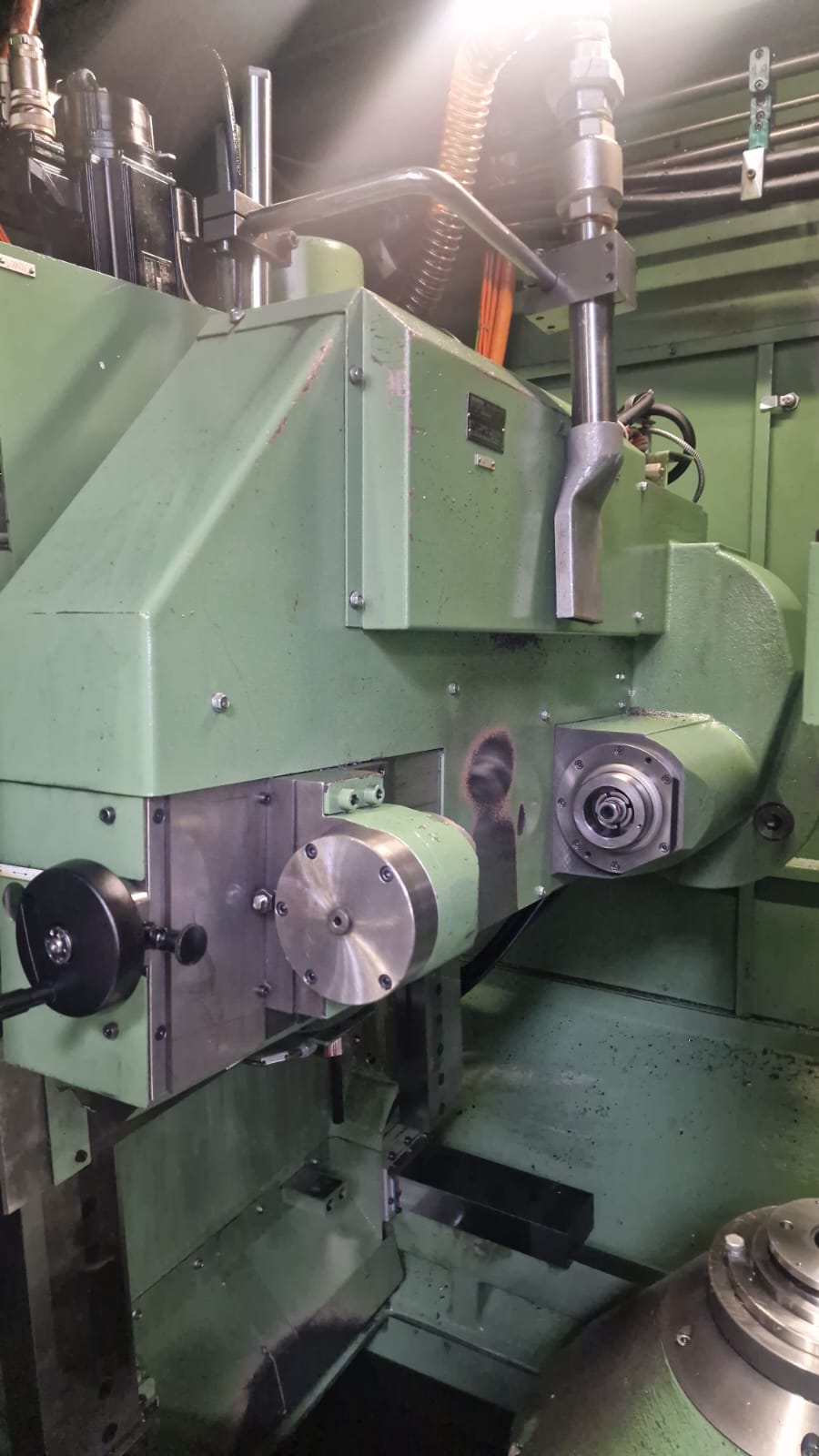 Usato Dentatrice a creatore LIEBHERR LC 282 CNC