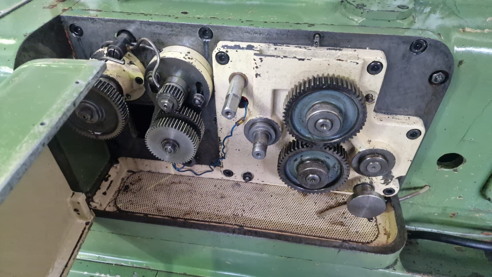 Usato Dentatrice a creatore PFAUTER P 250 S