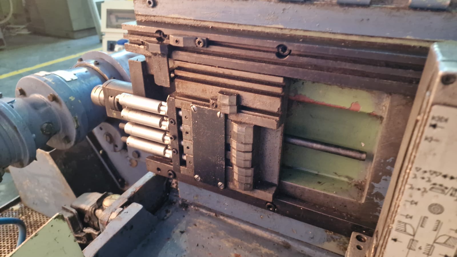 Usato Dentatrice a coltello LORENZ LS 420