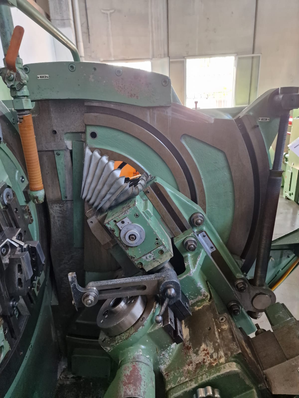 Usato Dentatrice per conici diritti GLEASON 710