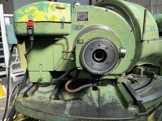 Usato Dentatrice per ingranaggi conici spiral GLEASON 26