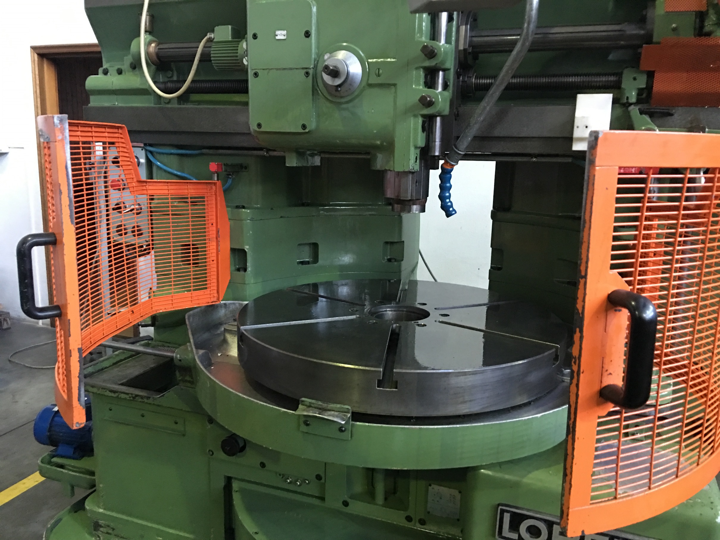 Usato Dentatrice a coltello LORENZ SJ7/1000