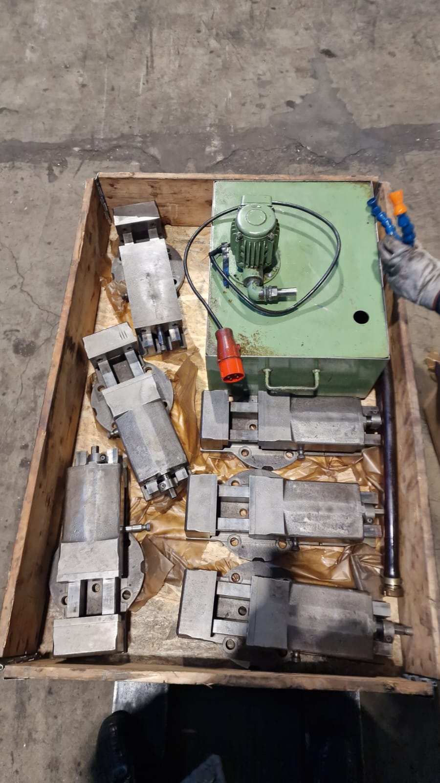 Usato Fresatrice per cremagliere EGW DONAU UZFM-V 300H