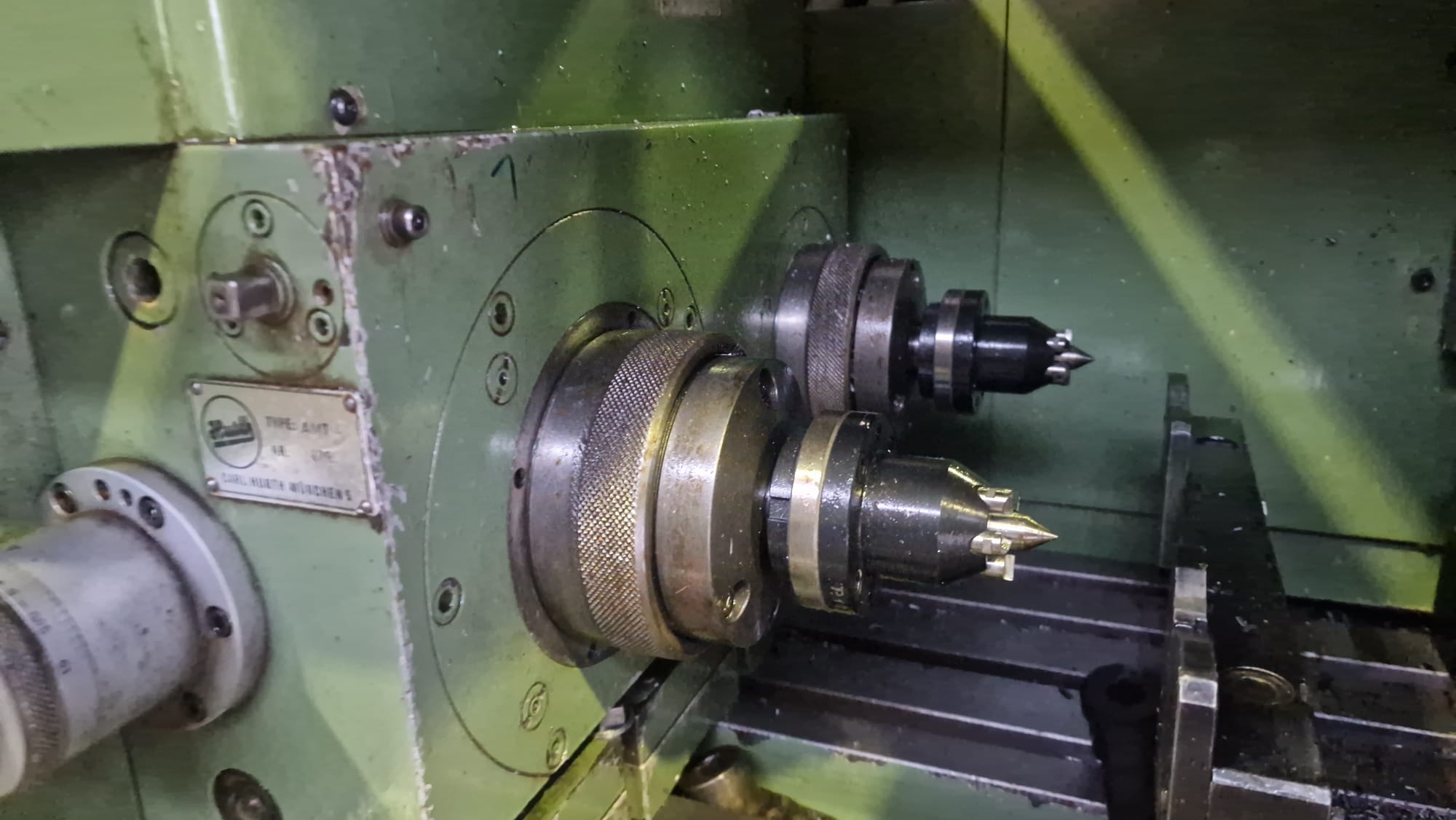 Usato Fresatrice per scanalati HURTH KF 32A 