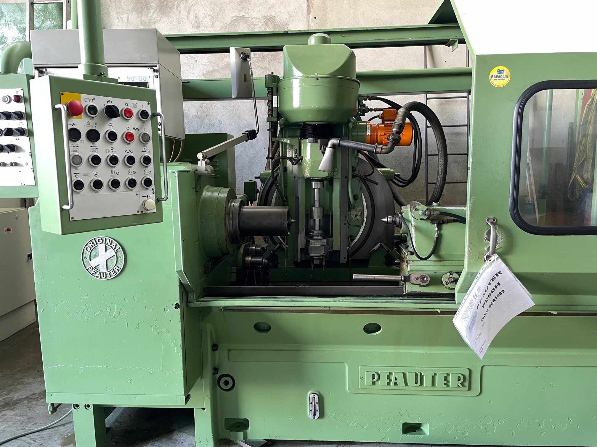 Usato Dentatrice a creatore PFAUTER P 250 H