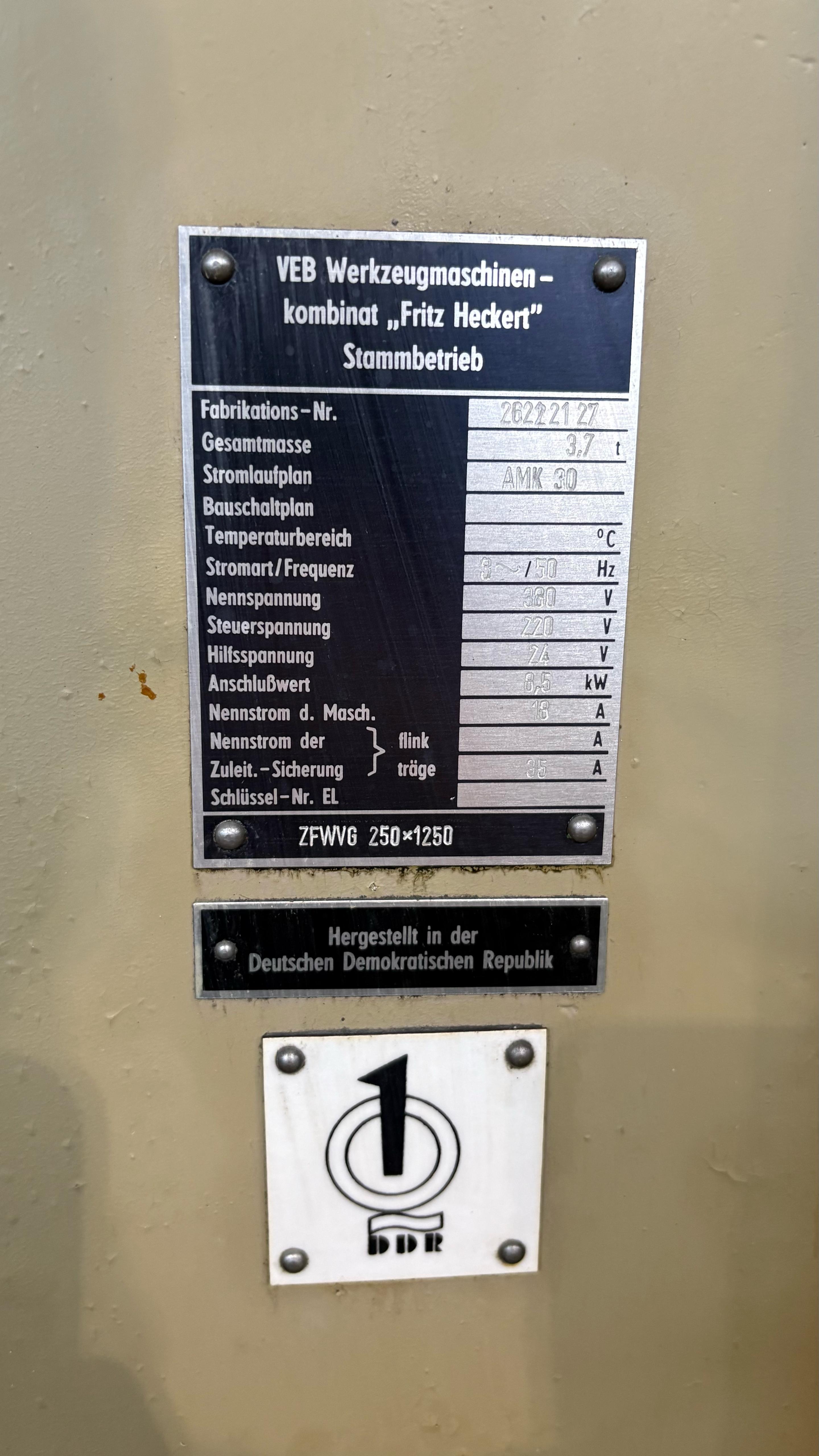 Usato Fresatrice per viti e filetti HECKERT ZFWVG 250x1250