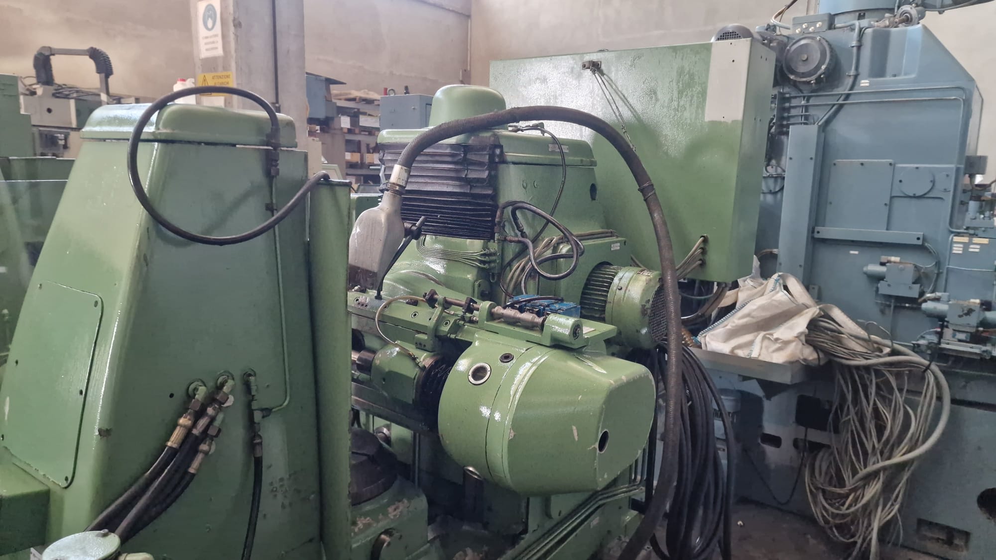 Usato Dentatrice a creatore PFAUTER P 251 - DOTATA DI COPIA PER BOMBATO E CONICO